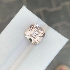 7.65 Carat Natural Loose Imperial Topaz Square Shape Gemstone (pierre précieuse de forme carrée en topaze impériale)