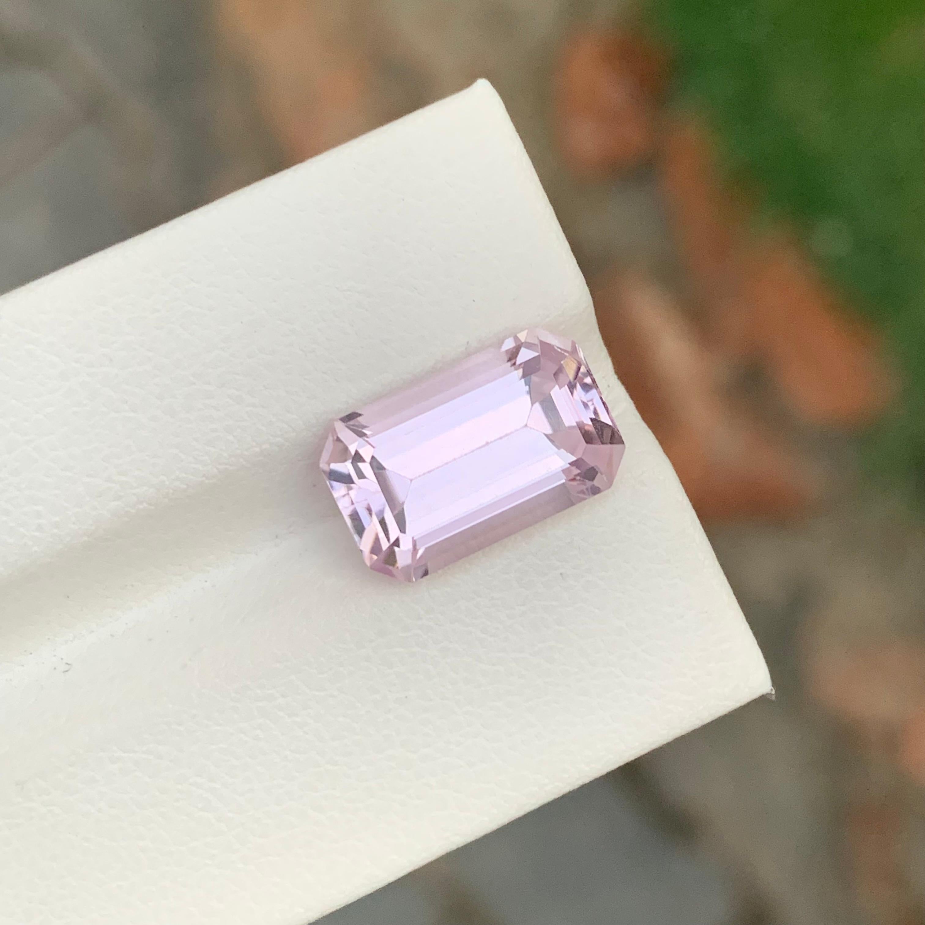 7.65 Carat Natural Loose Pink Kunzite Emerald Shape Gem For Jewellery Making For Sale 5