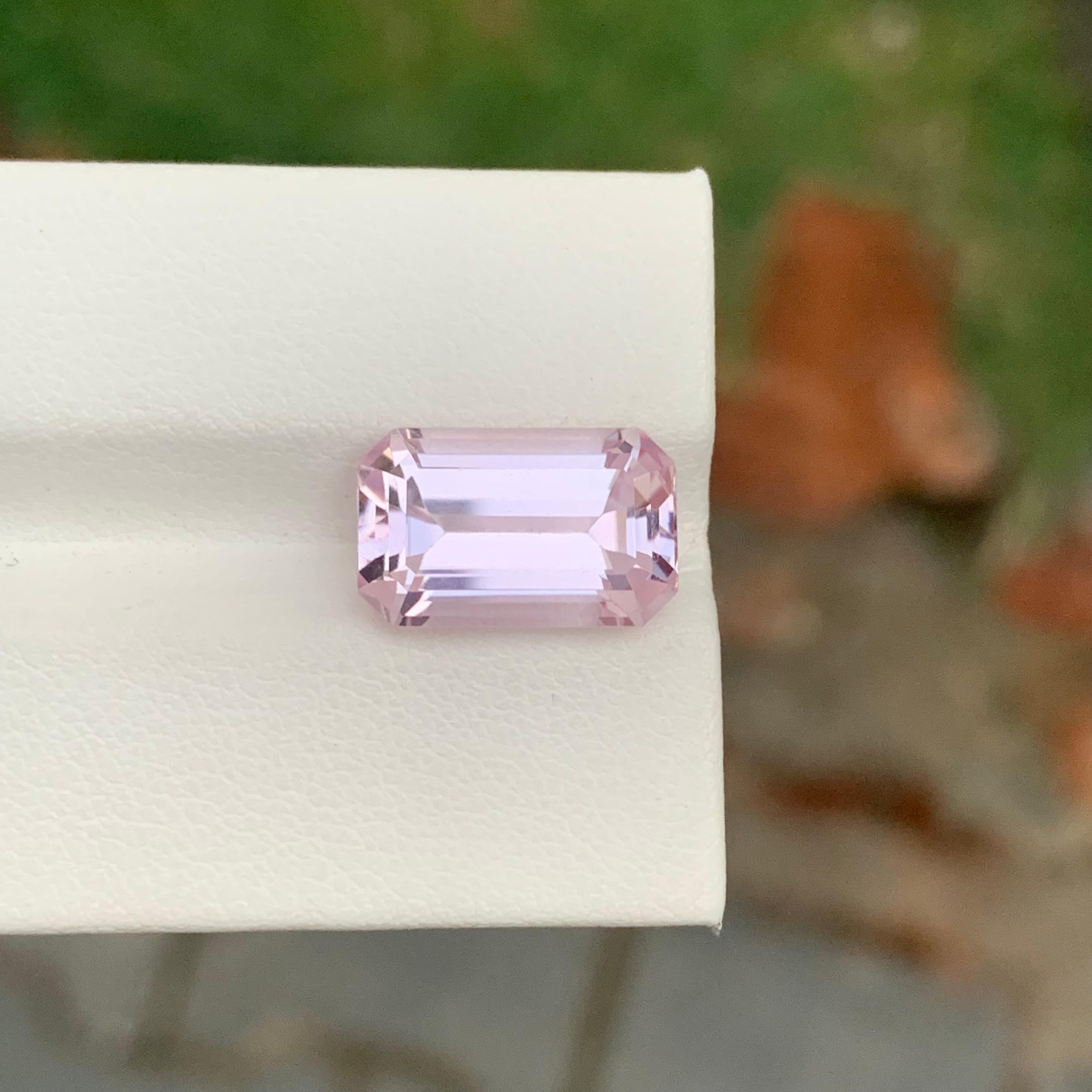 Arts and Crafts 7.65 Carat Natural Loose Pink Kunzite Emerald Shape Gem For Jewellery Making For Sale