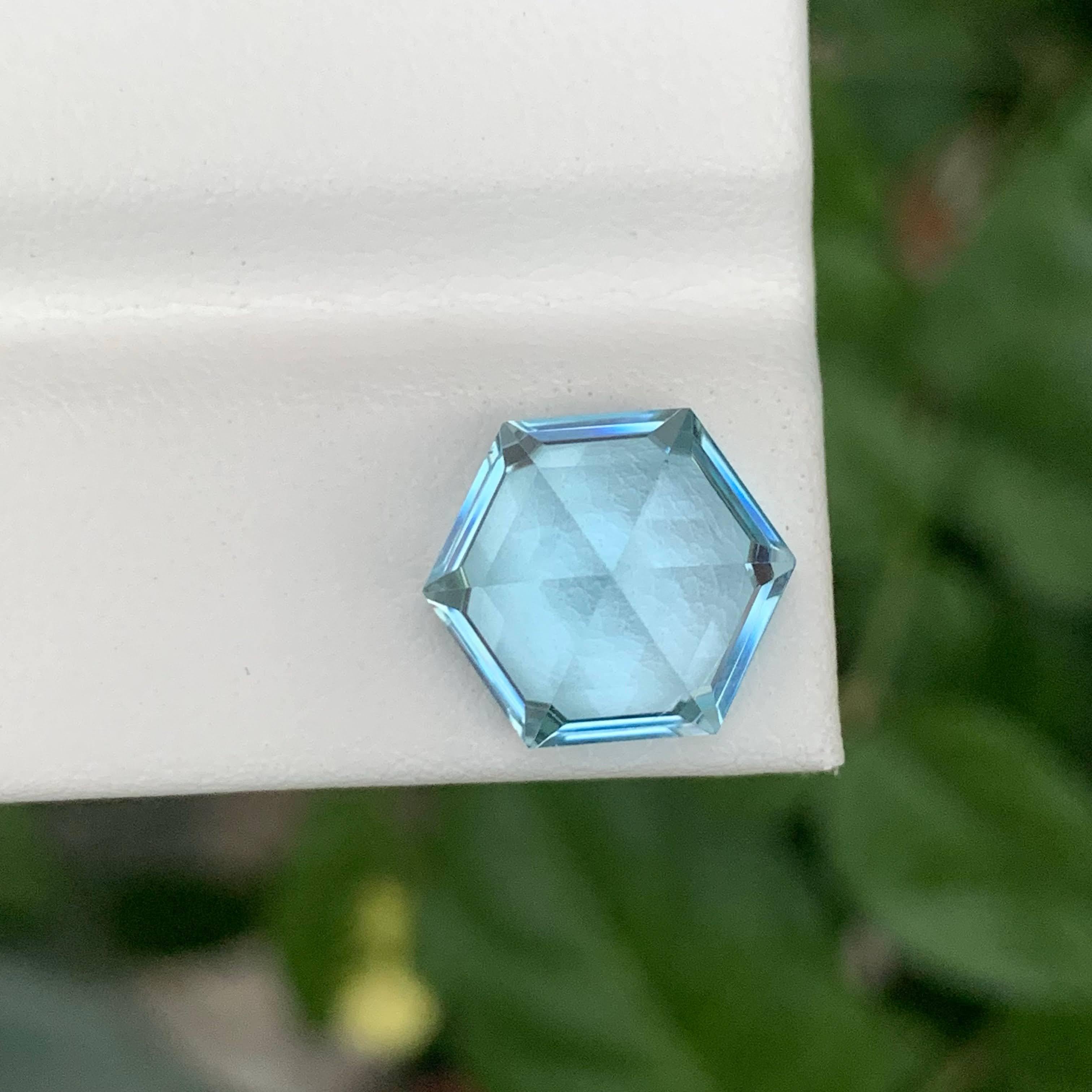 7,65 Karat Natürlicher Loser Atemberaubender Blauer Topas Stein Fancy Cut Madagaskars Edelstein (Hexagonschliff) im Angebot