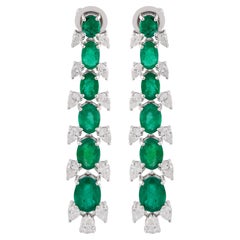 Pendants d'oreilles en or blanc 14 carats avec émeraude ovale de 7,65 carats et diamants poire de 2,70 carats