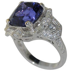 7.65 Carat Tanzanite and Diamond Women's Ring, 18 Karat Gold