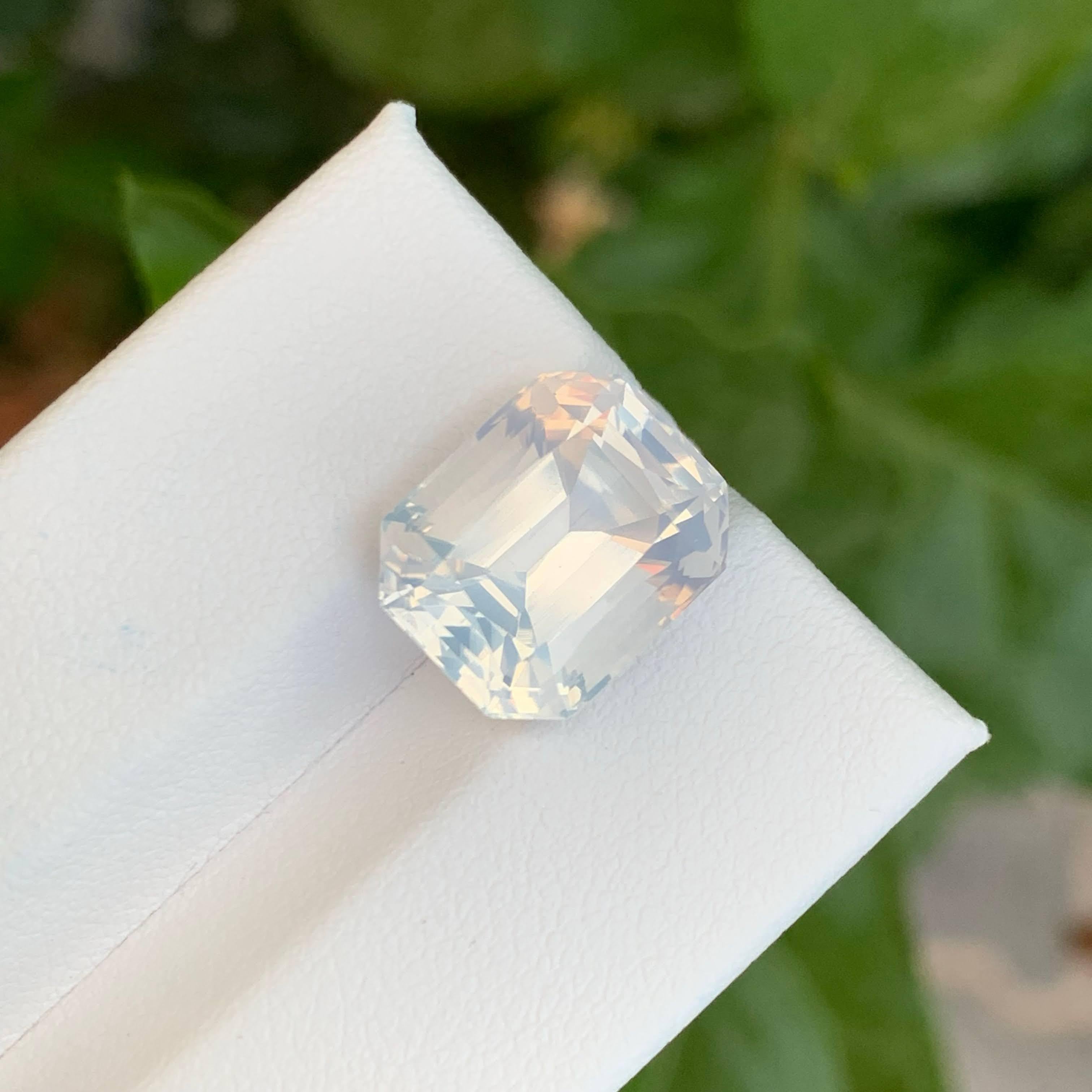 Taille radiant 7.65 carats Pierre de lune à facettes Taille radieuse Pierre précieuse africaine naturelle en vente