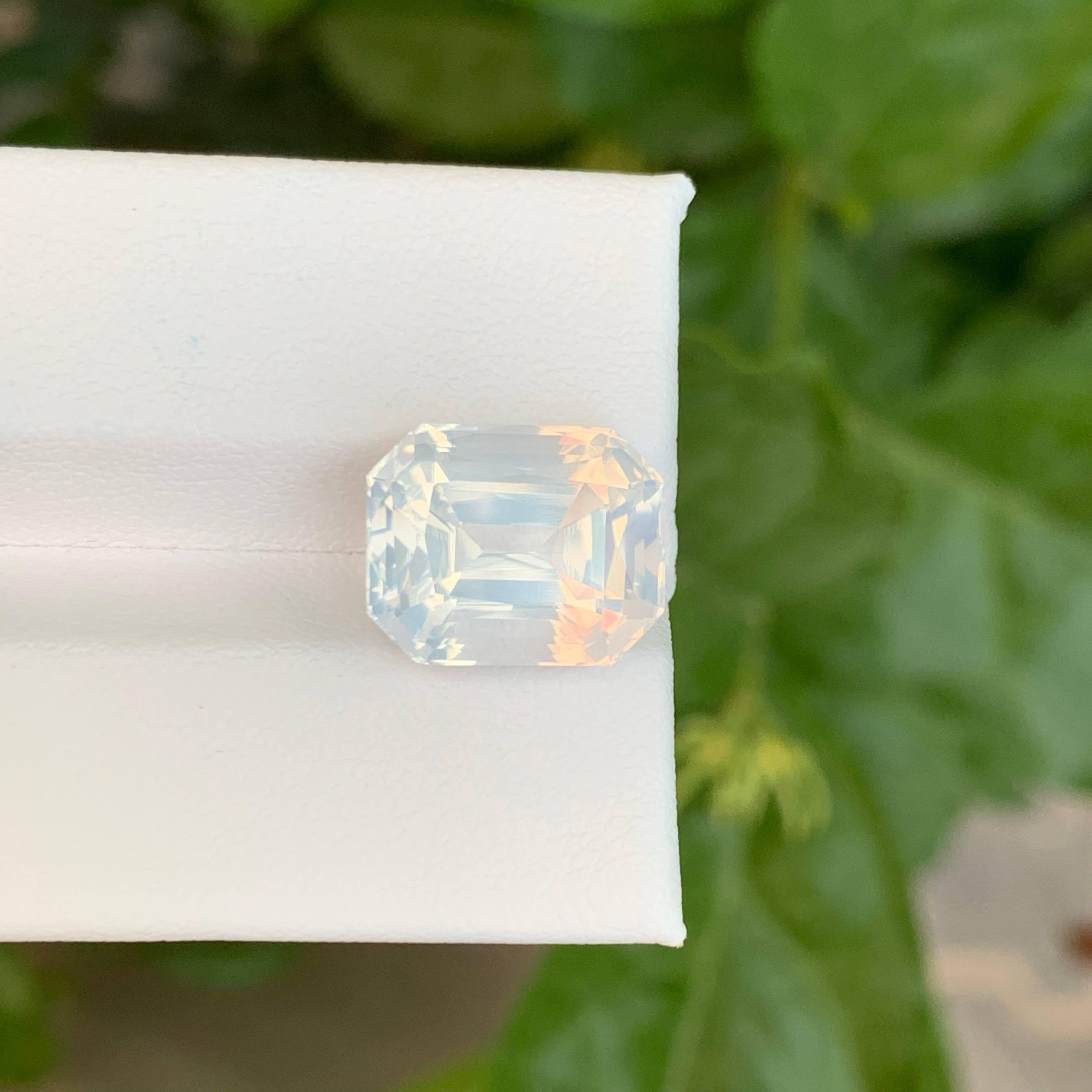 7.65 carats Pierre de lune à facettes Taille radieuse Pierre précieuse africaine naturelle Unisexe en vente