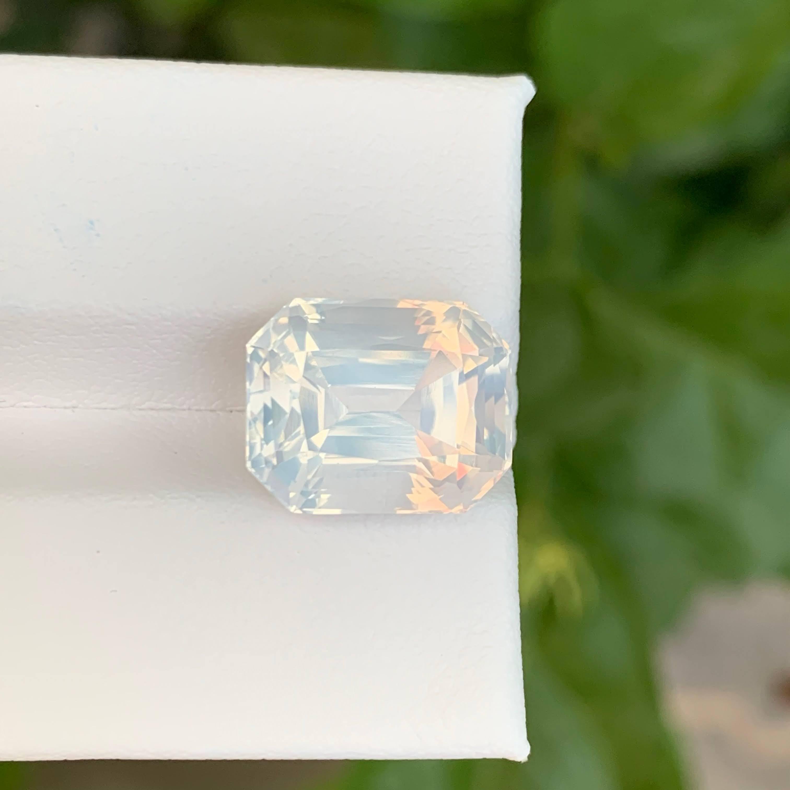 7.65 carats Pierre de lune à facettes Taille radieuse Pierre précieuse africaine naturelle en vente 1