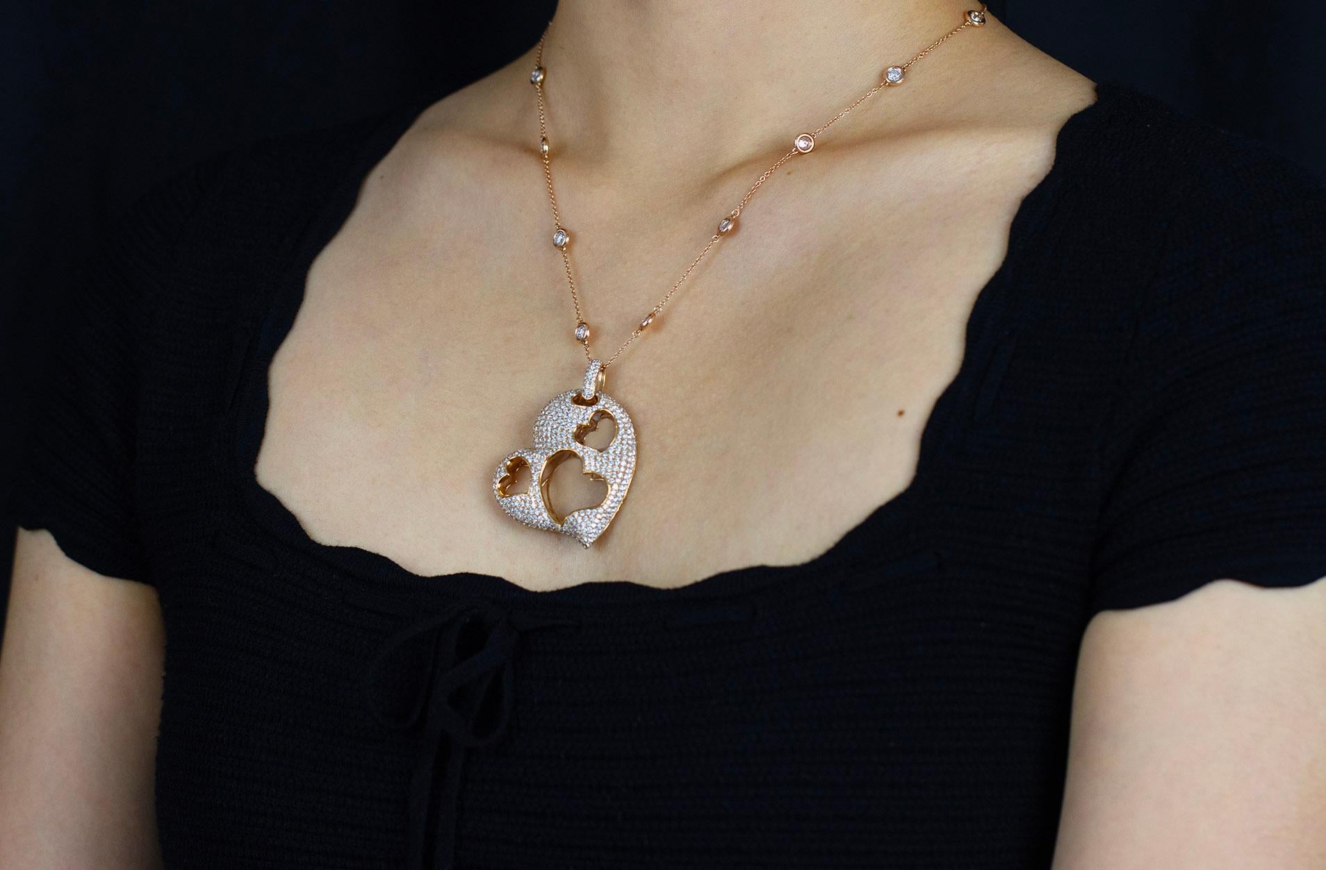 7,65 Karat Gesamter runder Mikro-Pave-Diamant-Halskette mit durchbrochenem Herz-Anhänger im Zustand „Neu“ im Angebot in New York, NY
