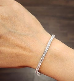 Tennisarmband aus Platin mit Diamanten im Smaragdschliff, 7,65 Karat