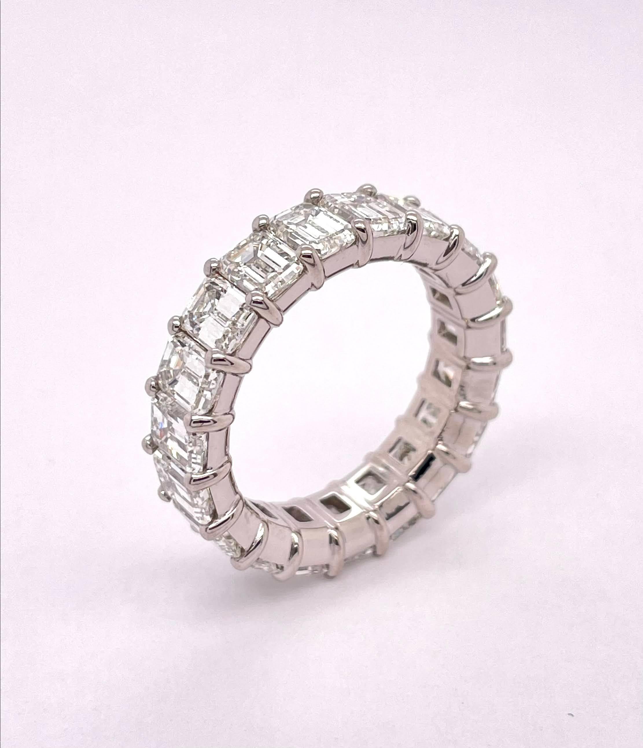 7.66 Carat Emerald Cut Eternity Band Platinum Mounting In New Condition For Sale In LA, CA