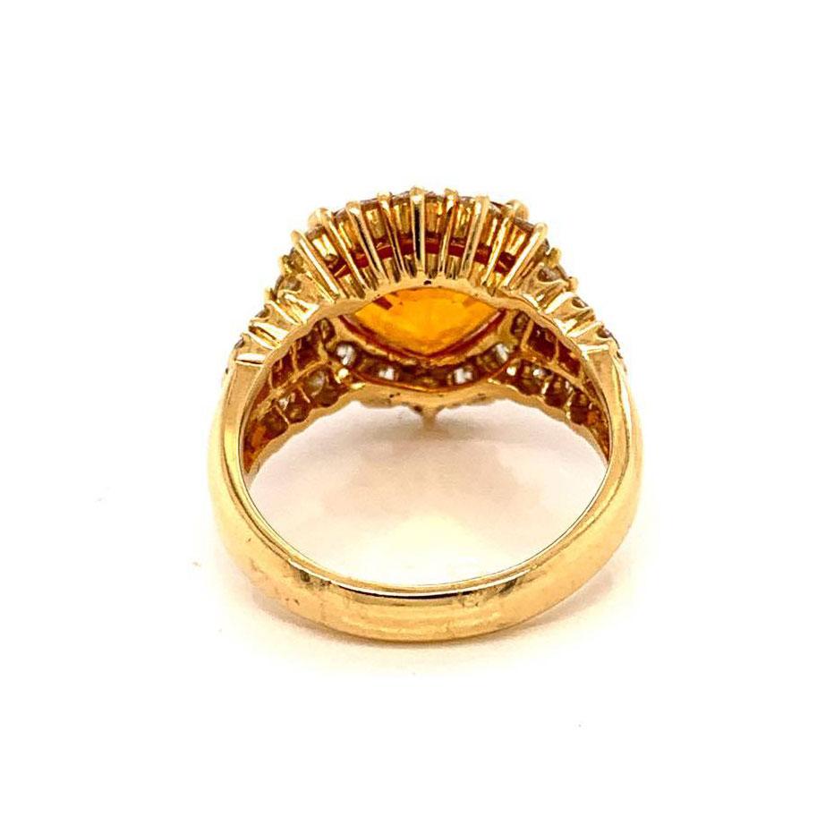 Bague en or avec saphir orange de 7.66 carats et diamants Neuf - En vente à Beverly Hills, CA