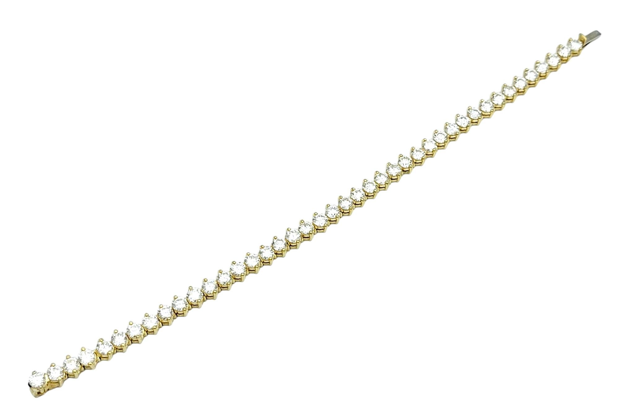 7.66 Carat Total Round Diamond Tennis Bracelet Set in 18 Karat Yellow Gold In Good Condition For Sale In Scottsdale, AZ