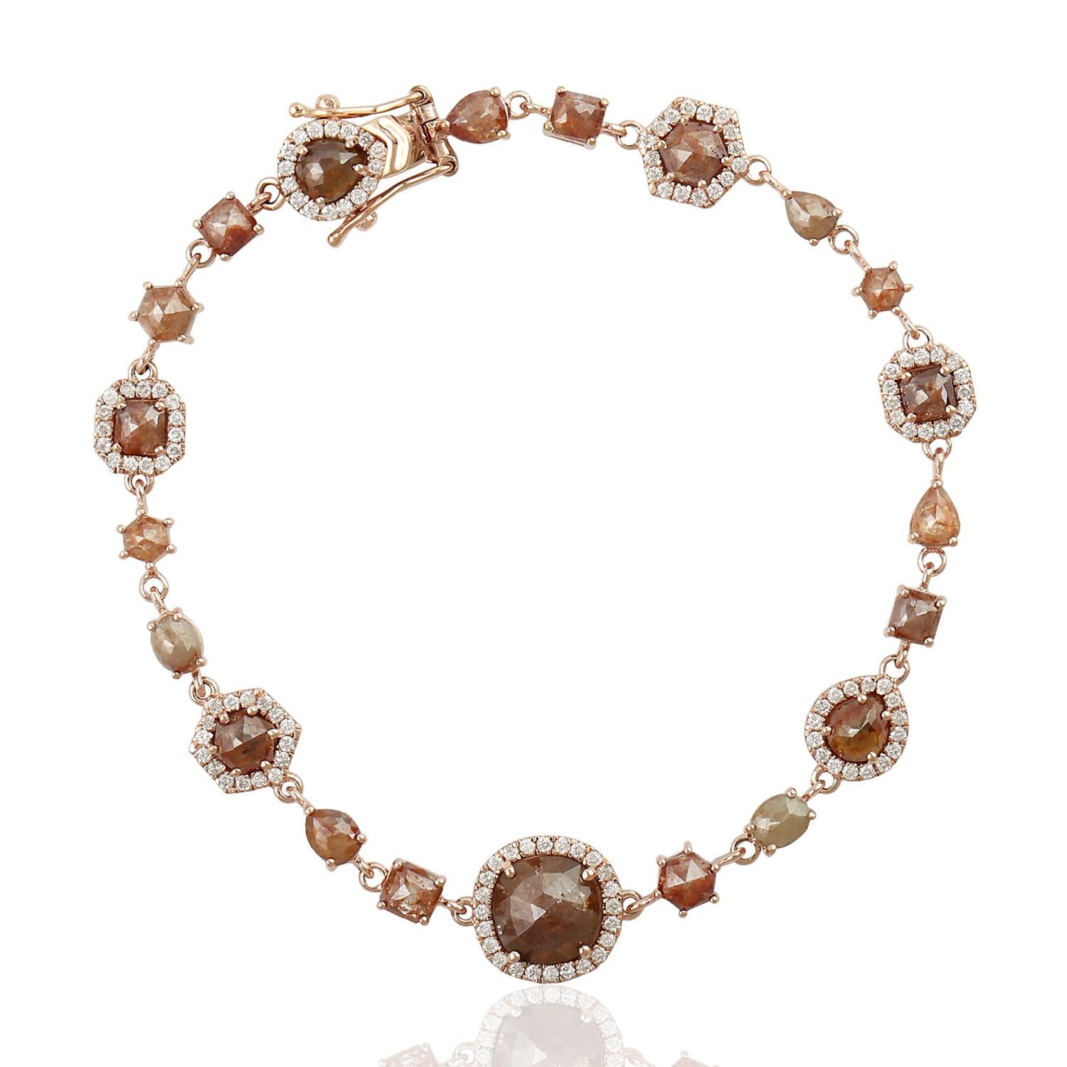 Artisan Bracelet en or 18 carats avec diamants taille tranche fantaisie en vente