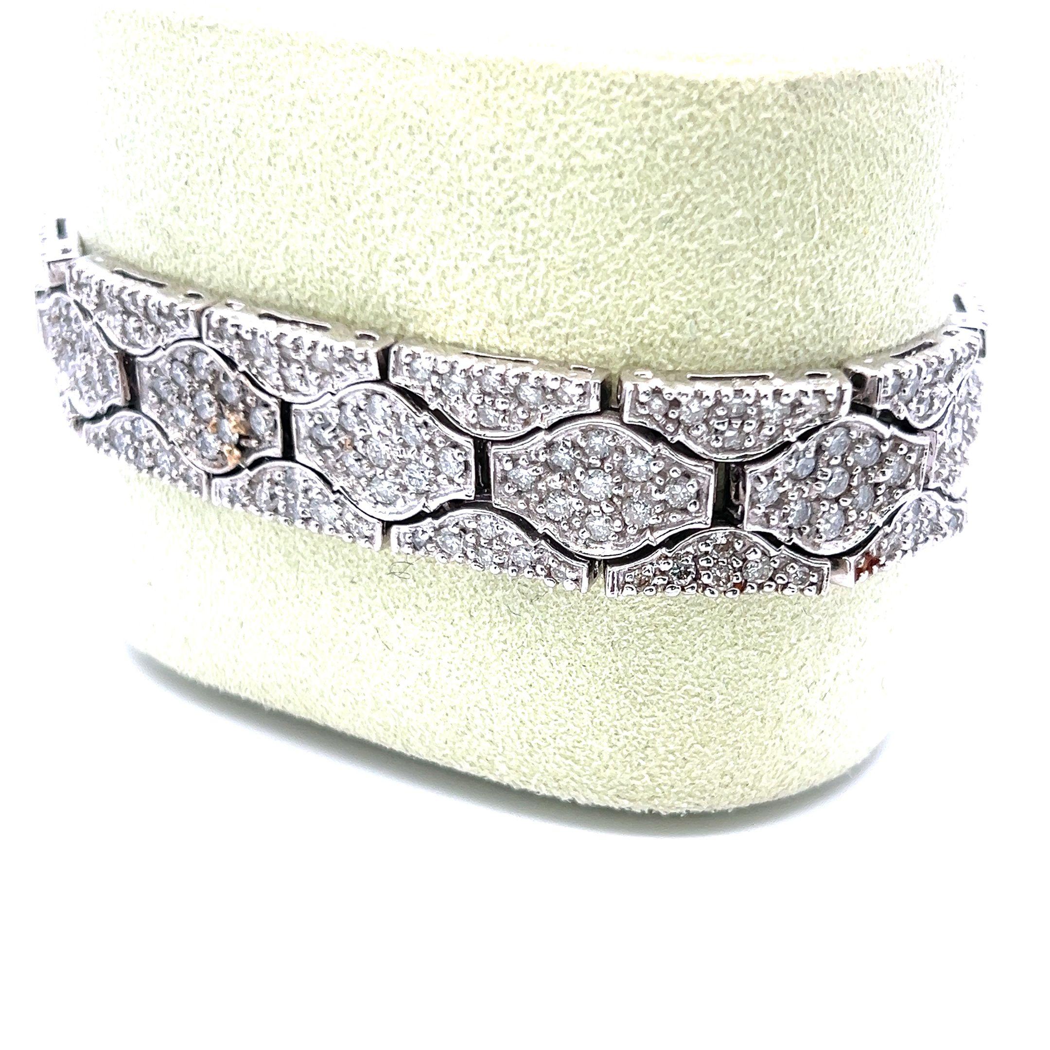 Taille brillant Bracelet à maillons en or blanc 14 carats avec diamants brillants ronds de 7,67 carats en vente