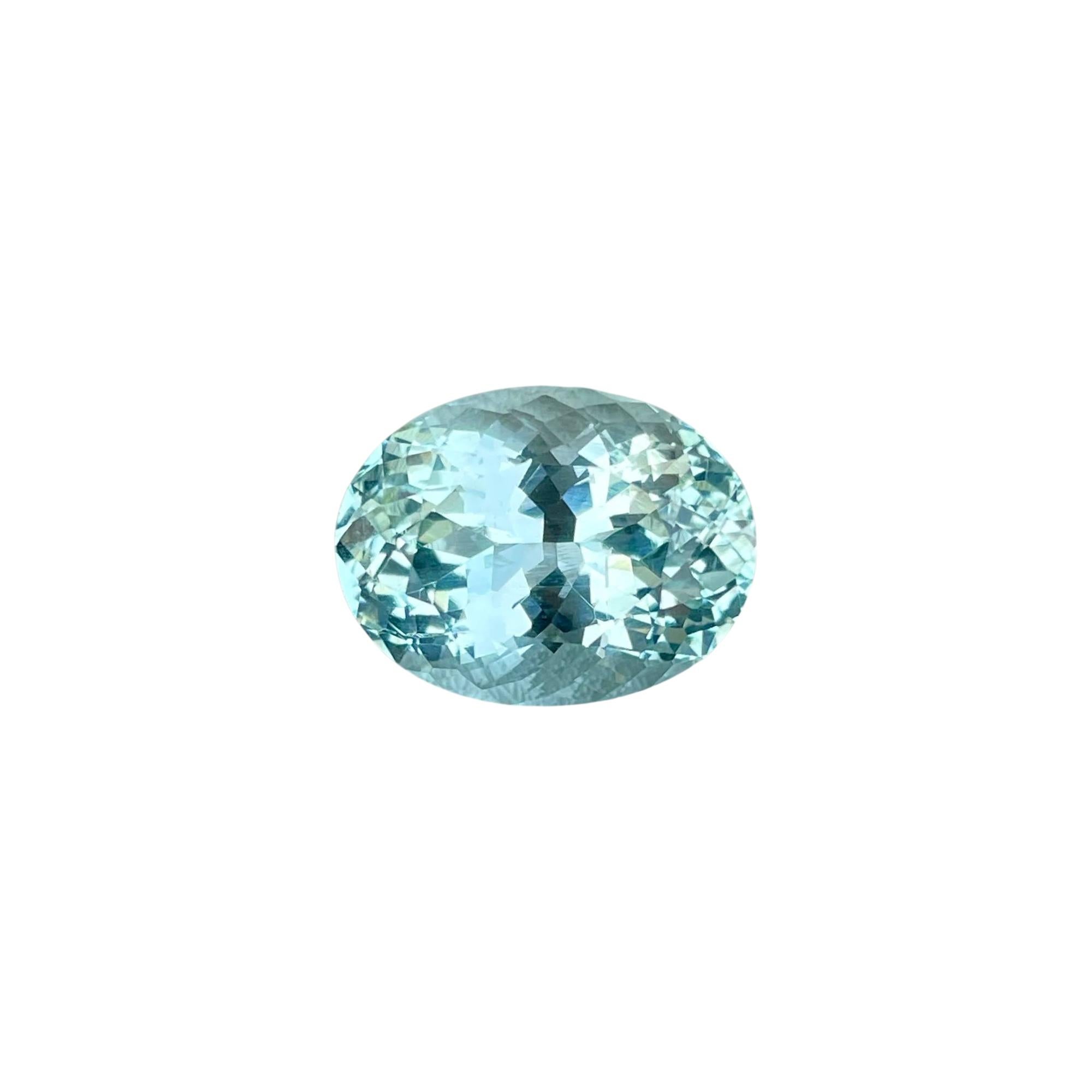 7.68 carats Blue Aquamarine Stone Oval Cut Natural African Gemstone For Sale 4