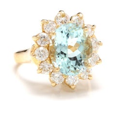 7.68 Carat Exquisite Natural Aquamarine and Diamond 14K Solid Yellow Gold Ring