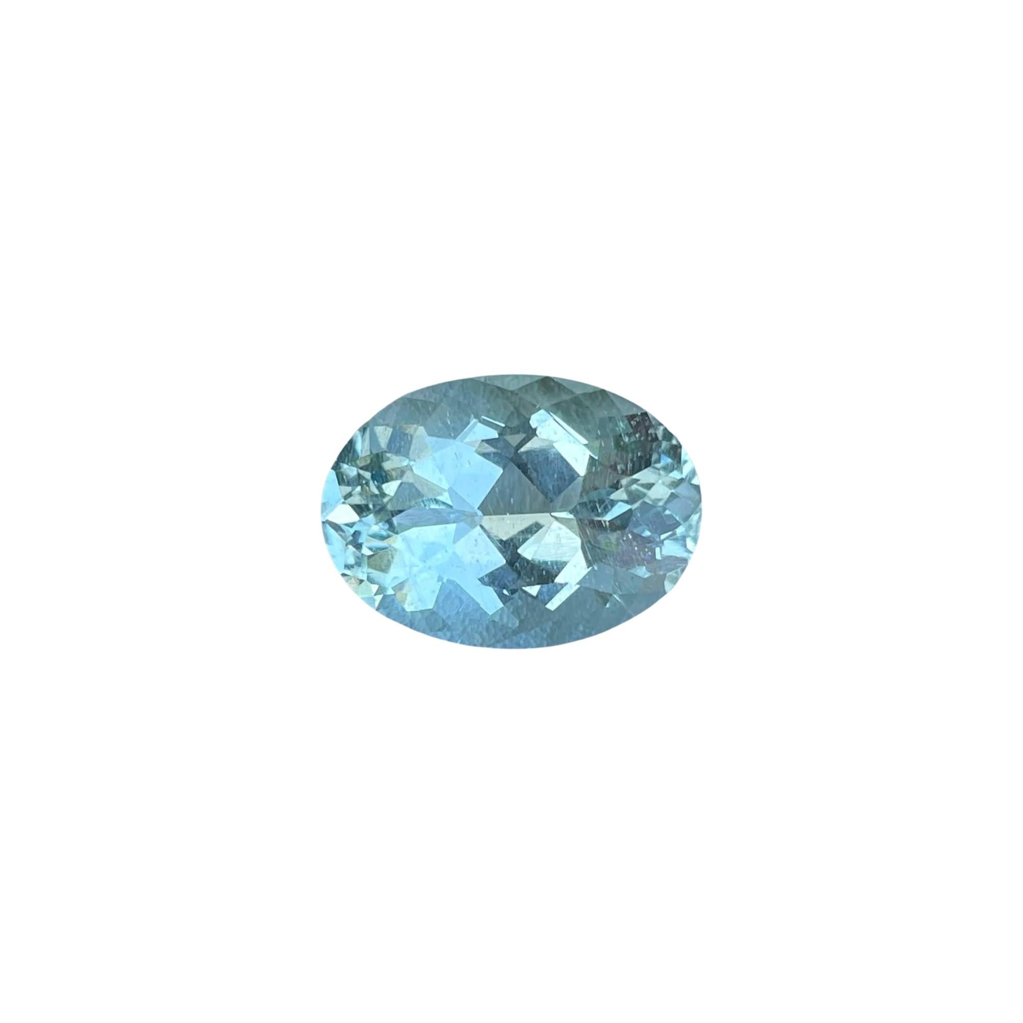 Pierre naturelle africaine aigue-marine bleue taille ovale de 7.69 carats 3