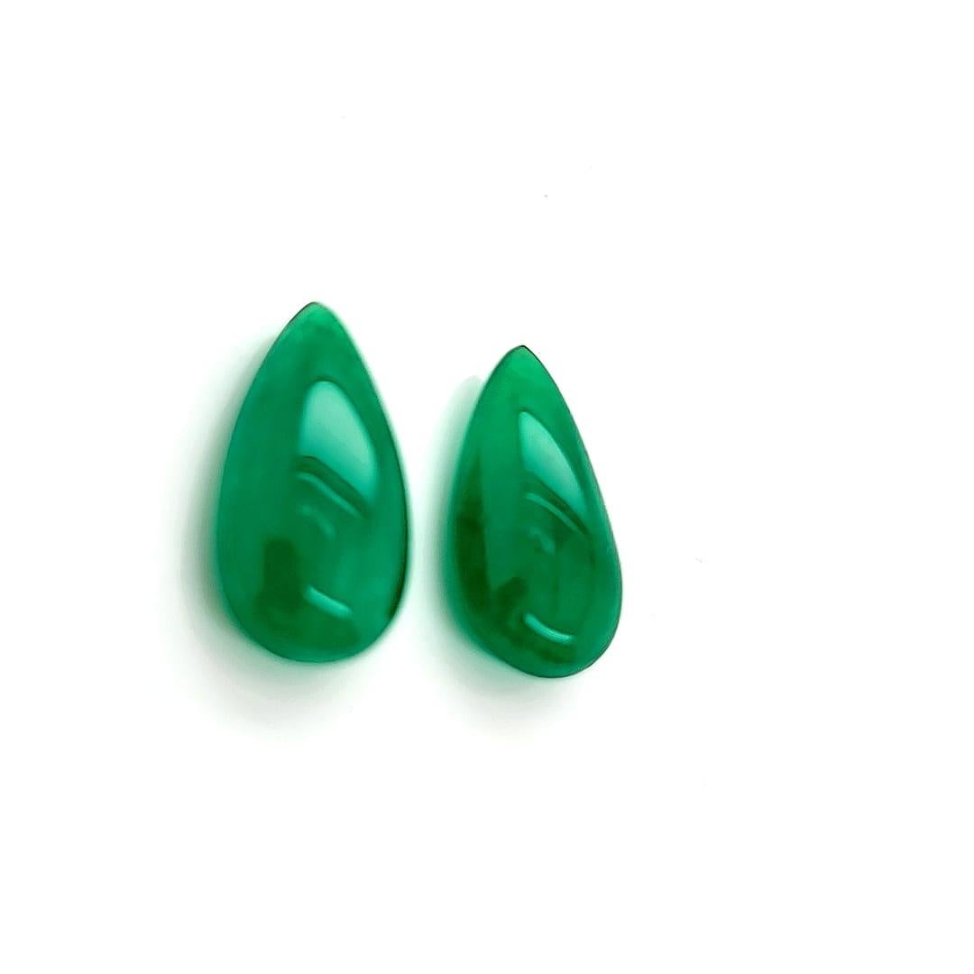 7,69 Karat Smaragdtropfen im Cabochon-Schliff CD zertifiziert (Tropfenschliff) im Angebot