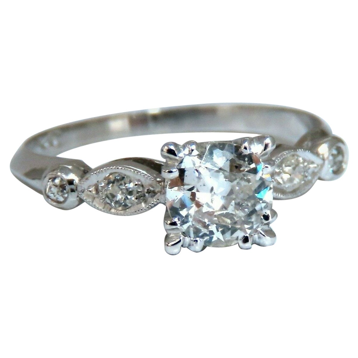 Bague vintage en platine avec diamant rond naturel de 0,76 carat