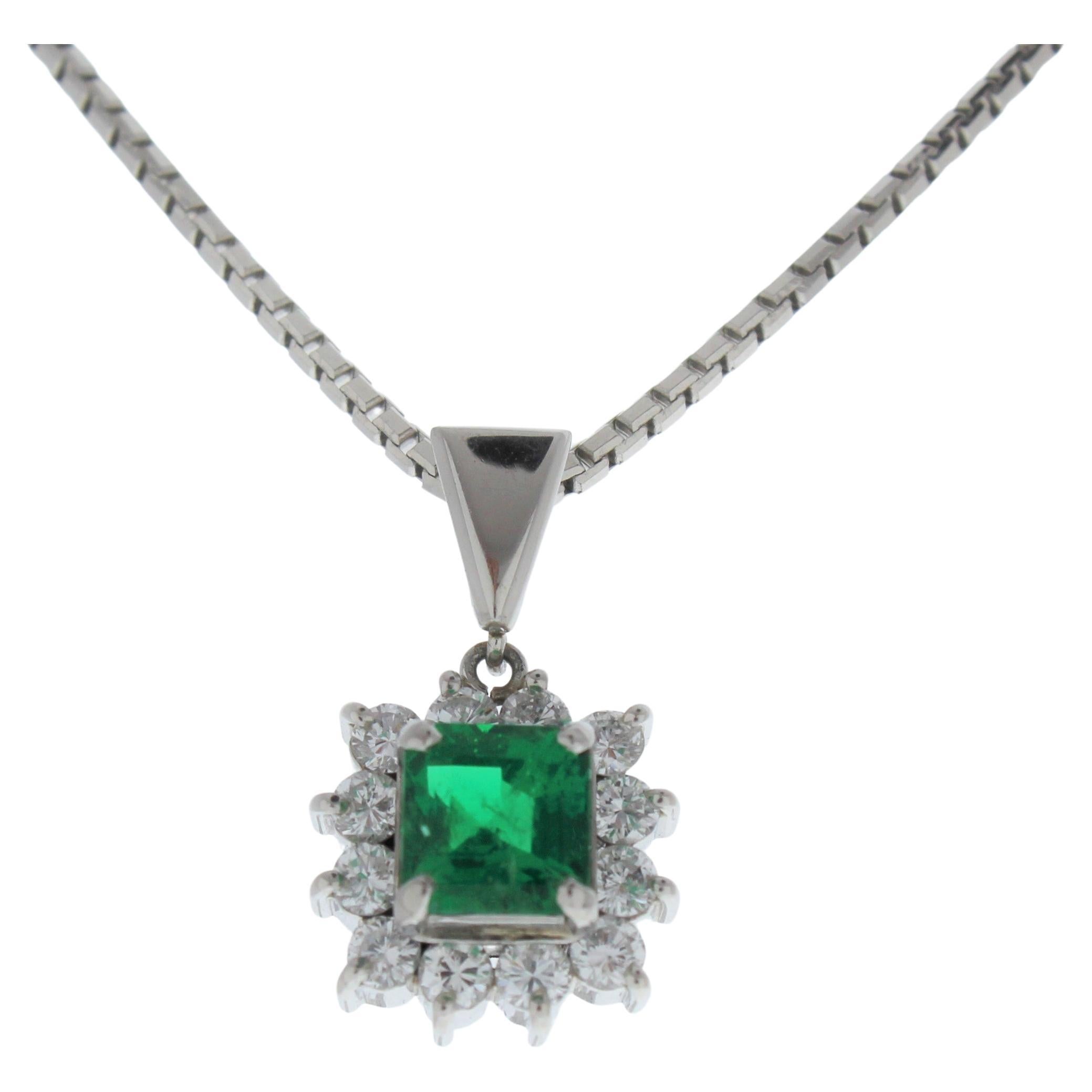 .76CTW Green Emerald Cushion Cut Necklace in 14K White Gold For Sale at