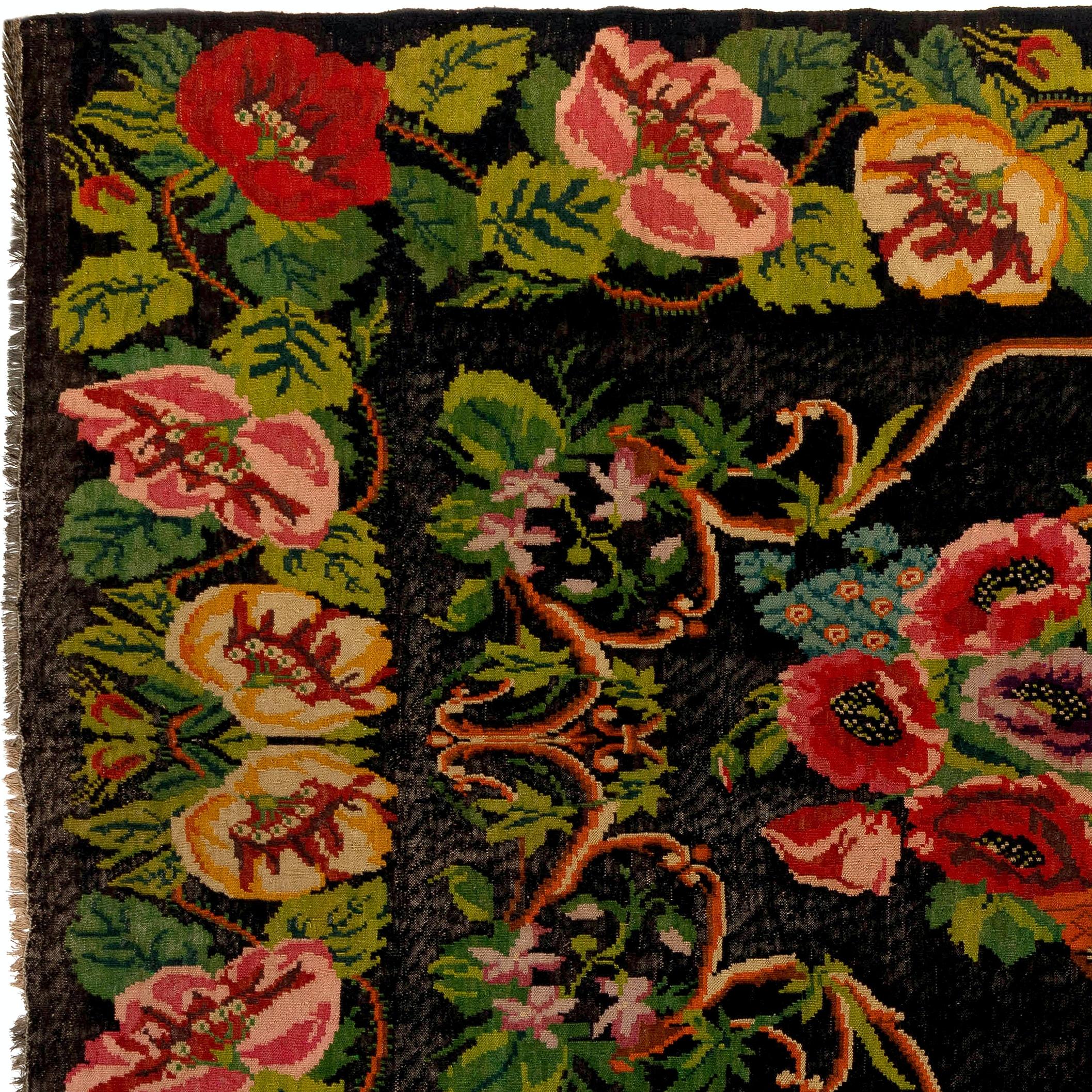 Moldovan 7.6x11.4 Ft Handmade Bessarabian Kilim. Vintage Floral Rug. All Wool Tapestry For Sale