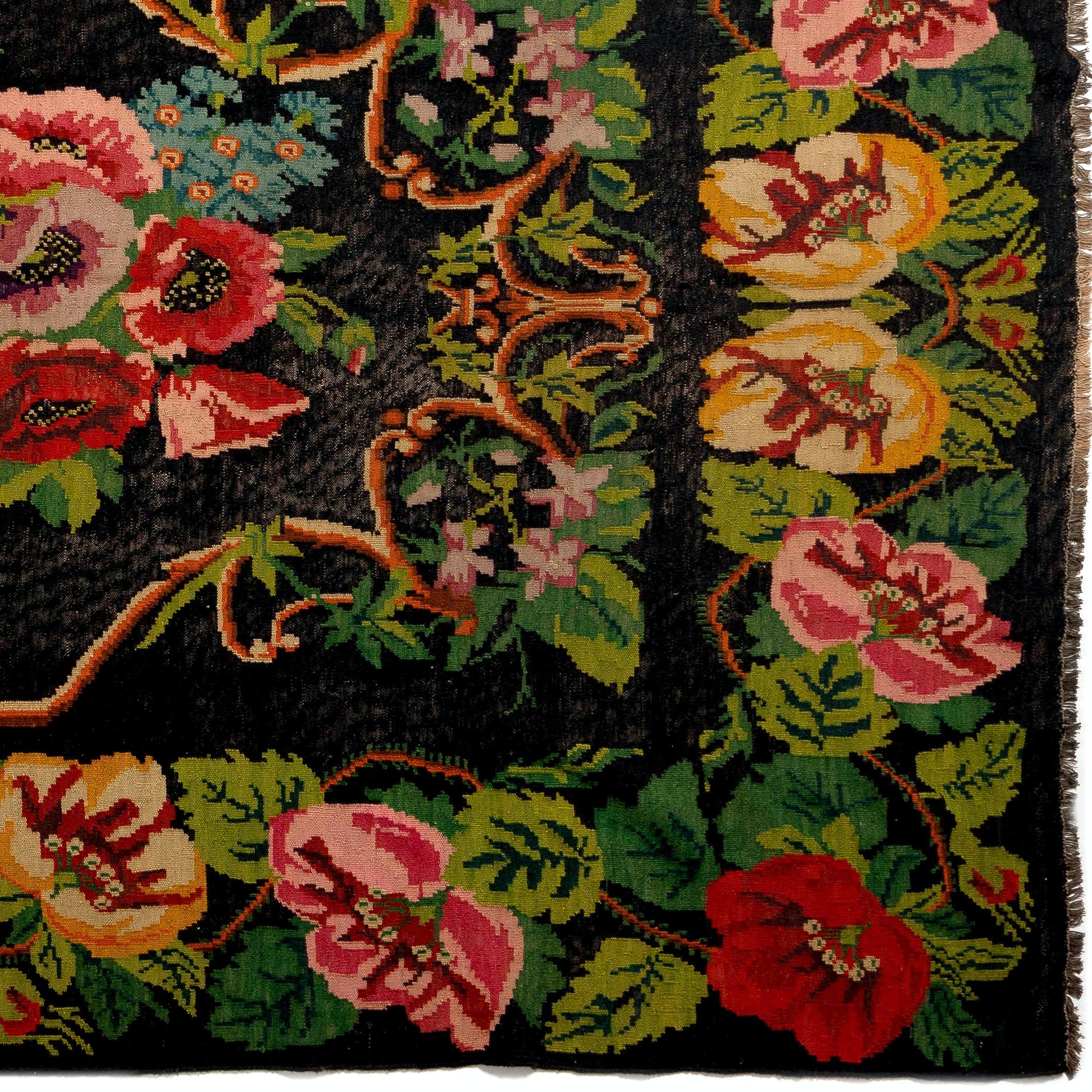 Hand-Woven 7.6x11.4 Ft Handmade Bessarabian Kilim. Vintage Floral Rug. All Wool Tapestry For Sale