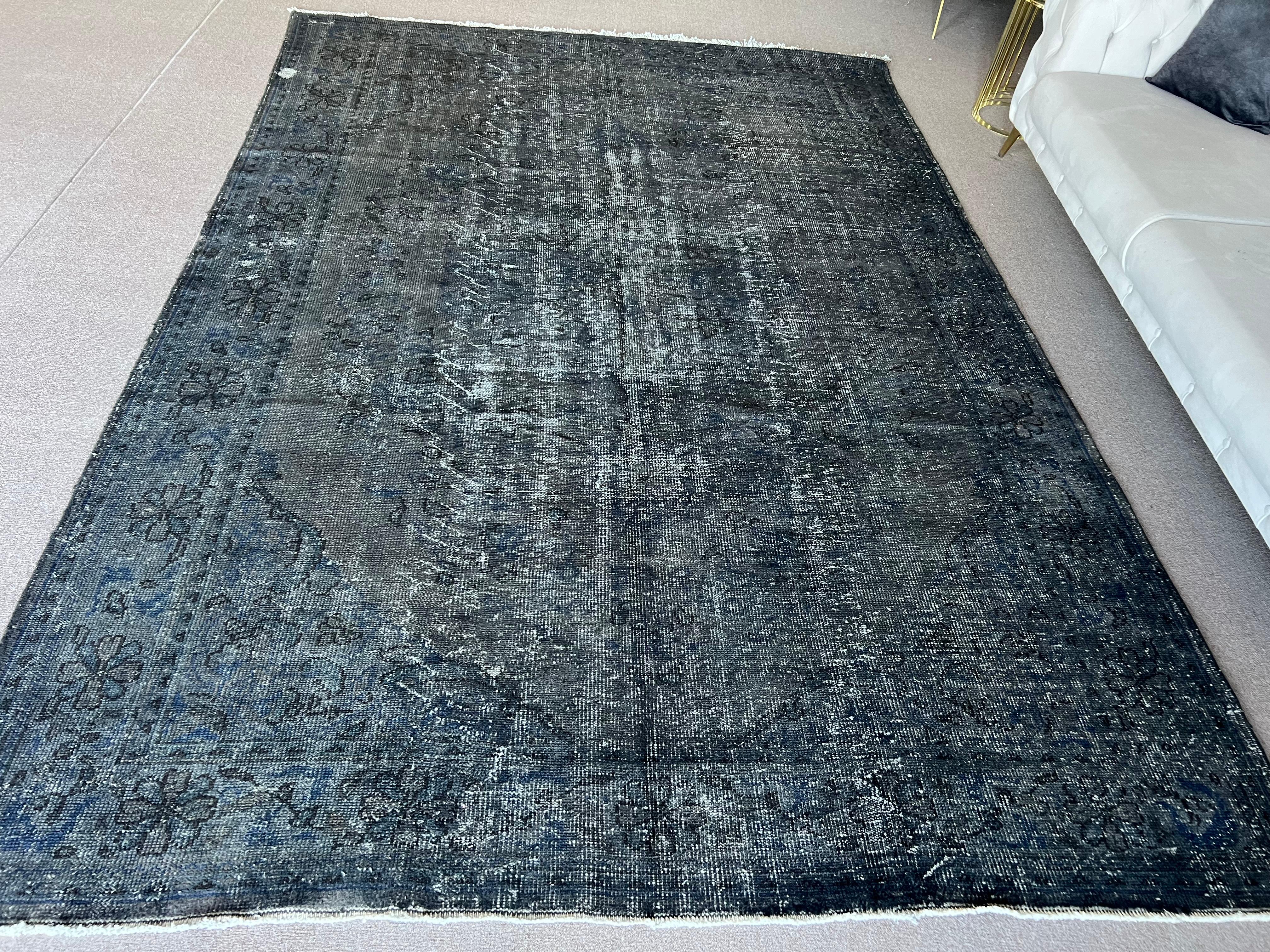 7.6x11.4 Ft Vintage Distressed Handmade Turkish Large Rug in Taupe & Black Color In Good Condition For Sale In Philadelphia, PA