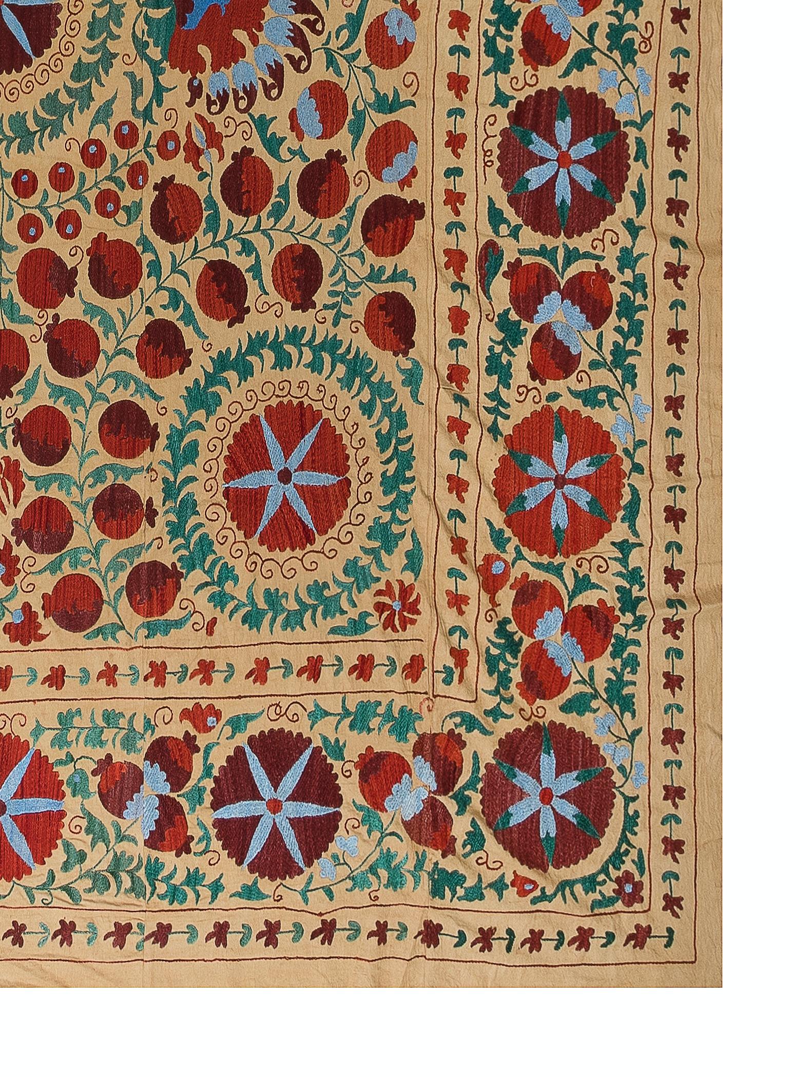 7.6x8.3 Ft Silk Hand Embroidery Bed Cover, Suzani Wall Hanging, Vintage Throw Bon état - En vente à Spring Valley, NY