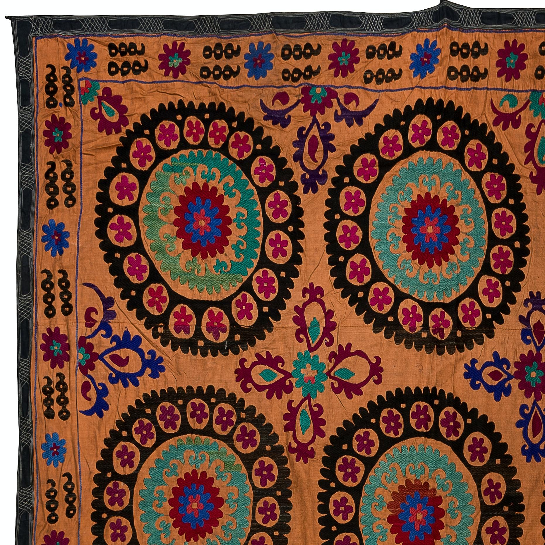 Ouzbek 7.6x9.7 ft Broderie de soie vintage couvre-lit, Unique Orange Suzani Wall Hanging en vente