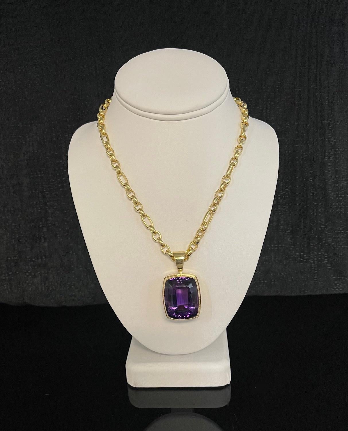 77 Carat Amethyst and 18k Yellow Gold Handmade Pendant  For Sale 2