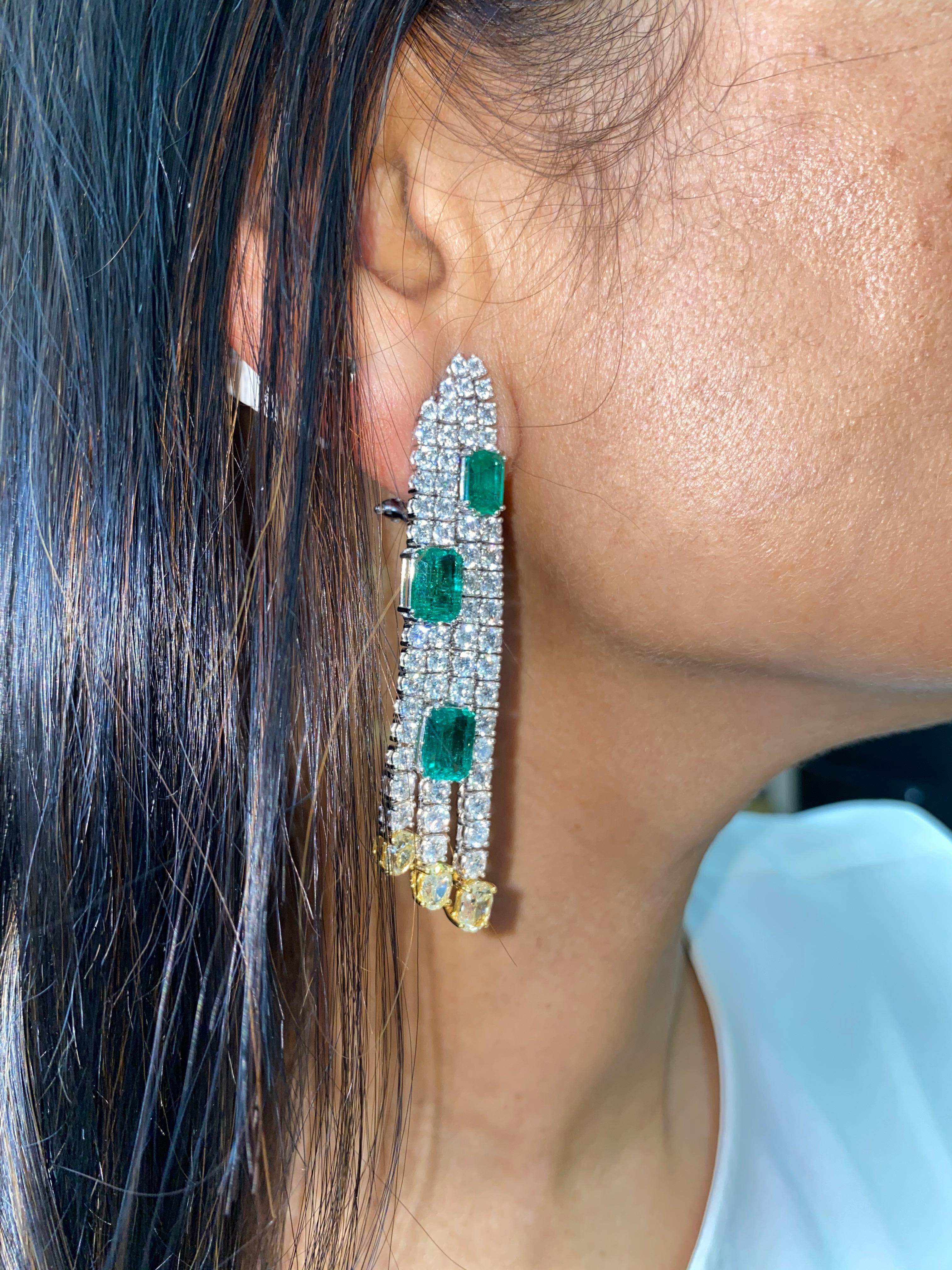 Contemporary 7.7 Carat Emerald, Yellow and White Diamond Earrings in 18 Karat White Gold For Sale