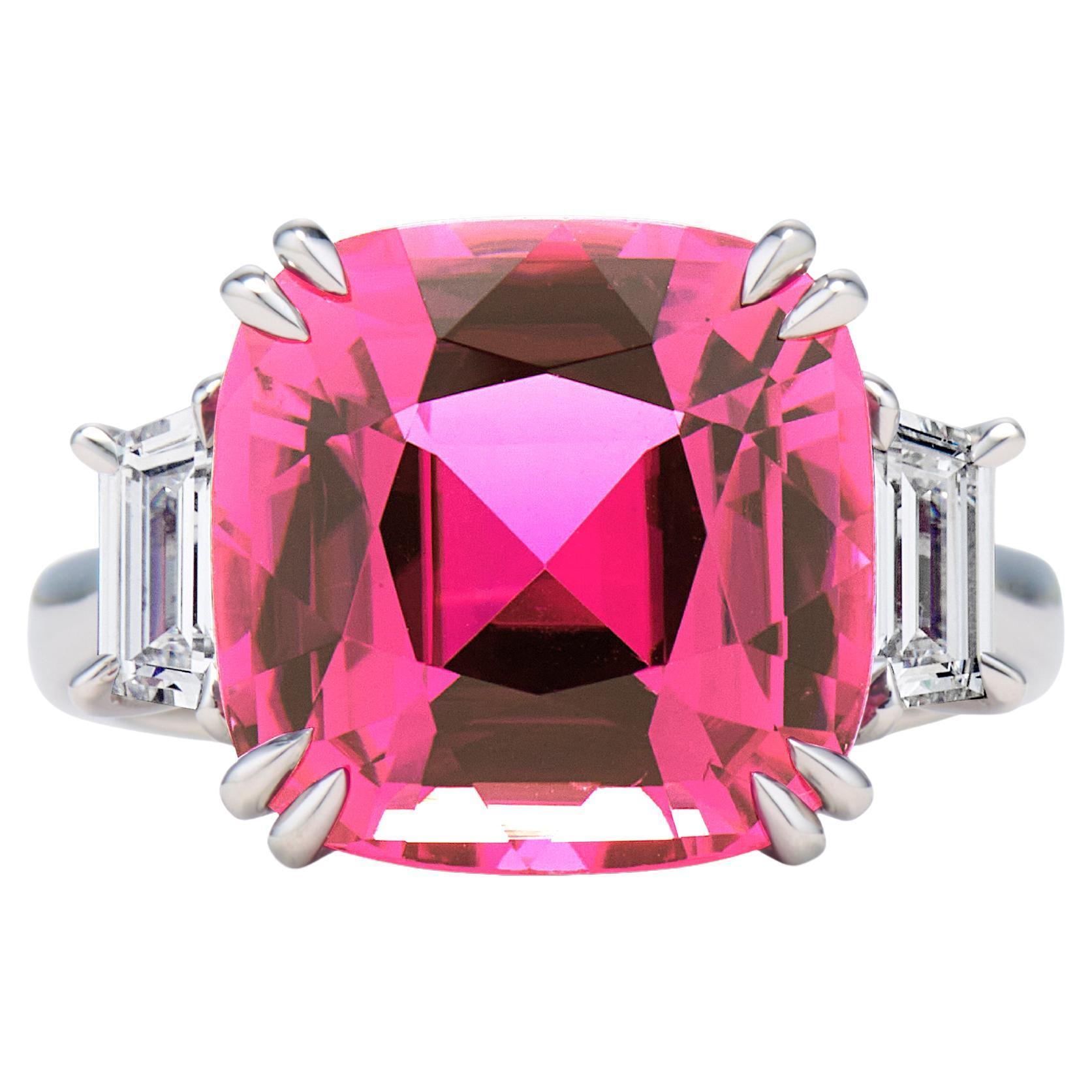 Anello di diamanti con tormalina rosa da 7,70 carati in platino, stile moderno di Sonya K.