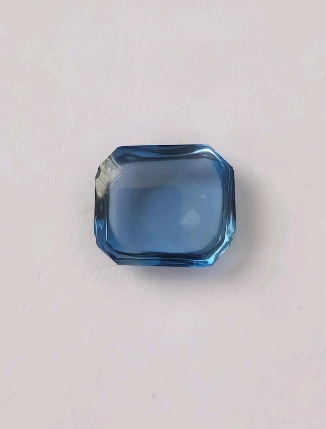 7.7 ct London Blue Topaz 14X12 Cut Cornered Retangular Fantasy Cut In condizioni Nuovo in vendita a Warren, NJ