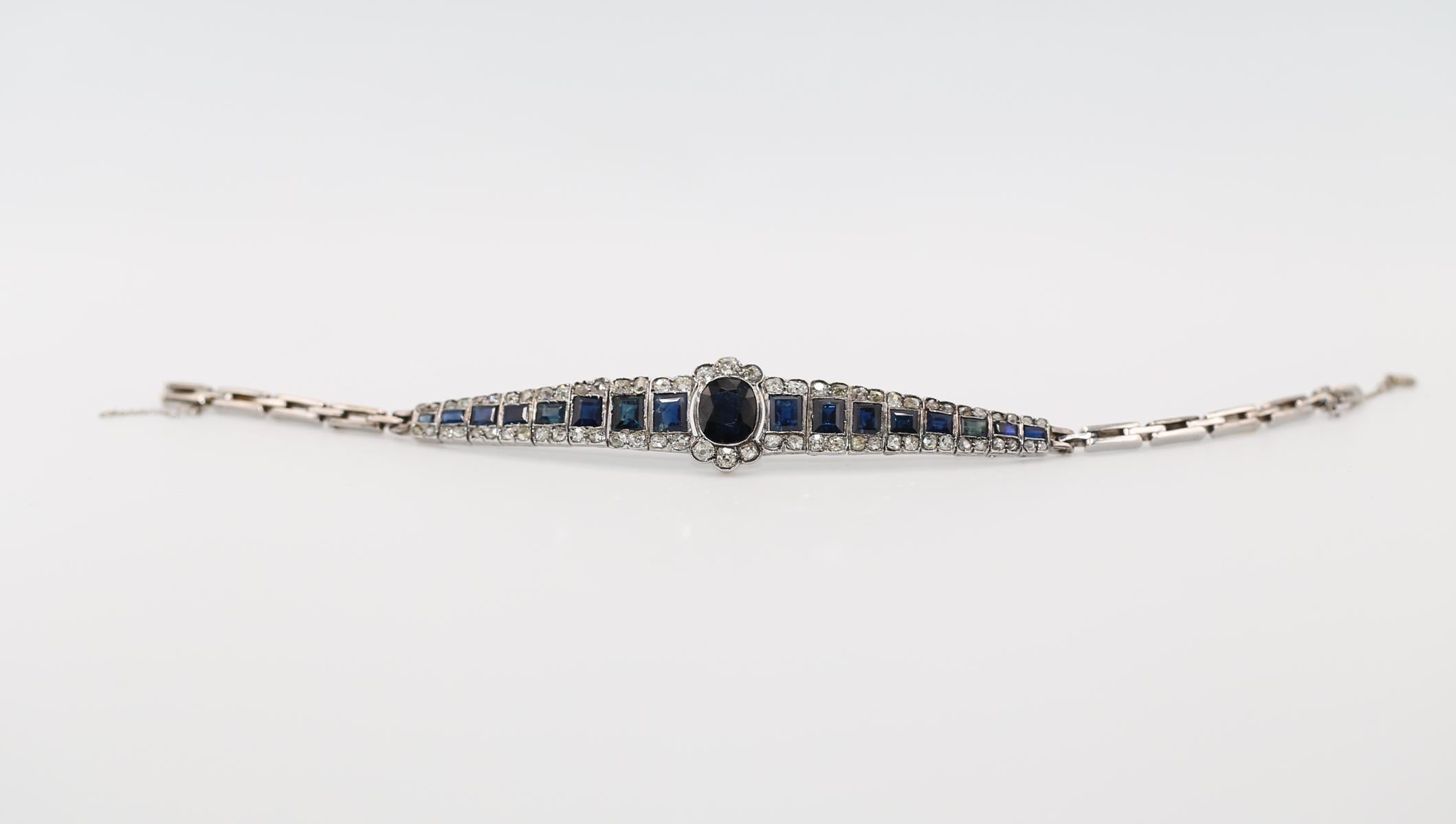 Round Cut 7.7 Ct Sapphires 2.7 Ct Diamonds Platinum Gold Bracelet, 1890 For Sale