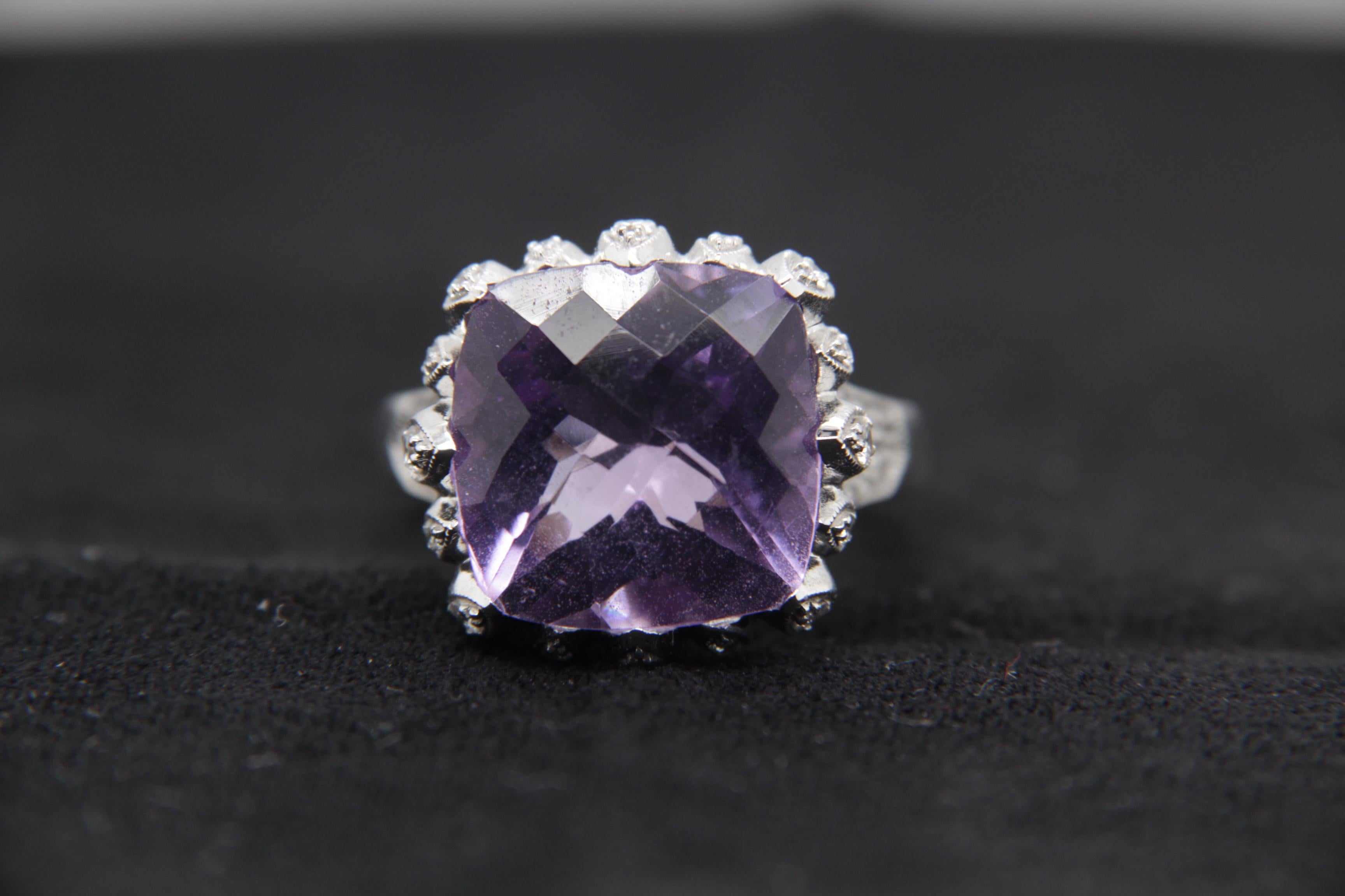 7.70 Carat Amethyst and Diamond Ring in 18 Karat Gold For Sale 1