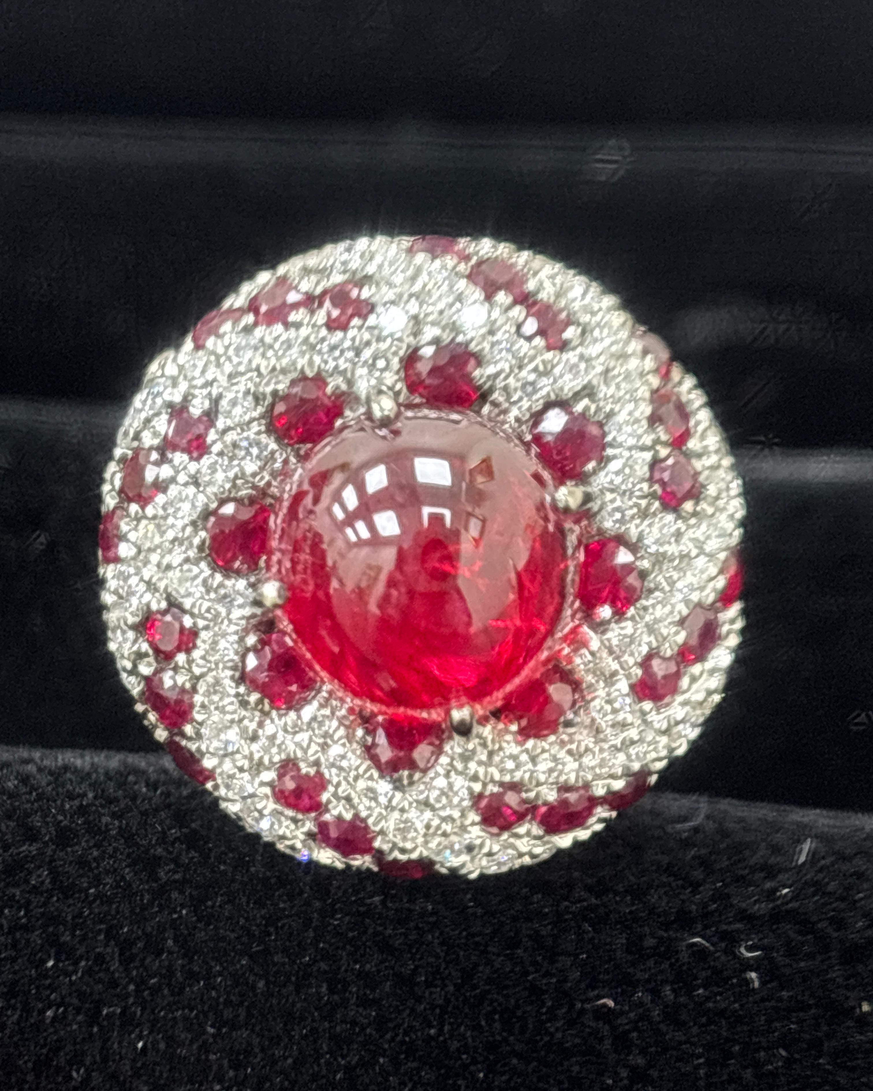 Orecchini in oro 18K con diamante bianco e rubino, 7,70 carati di Spinello di Birmania senza calore in vendita 5