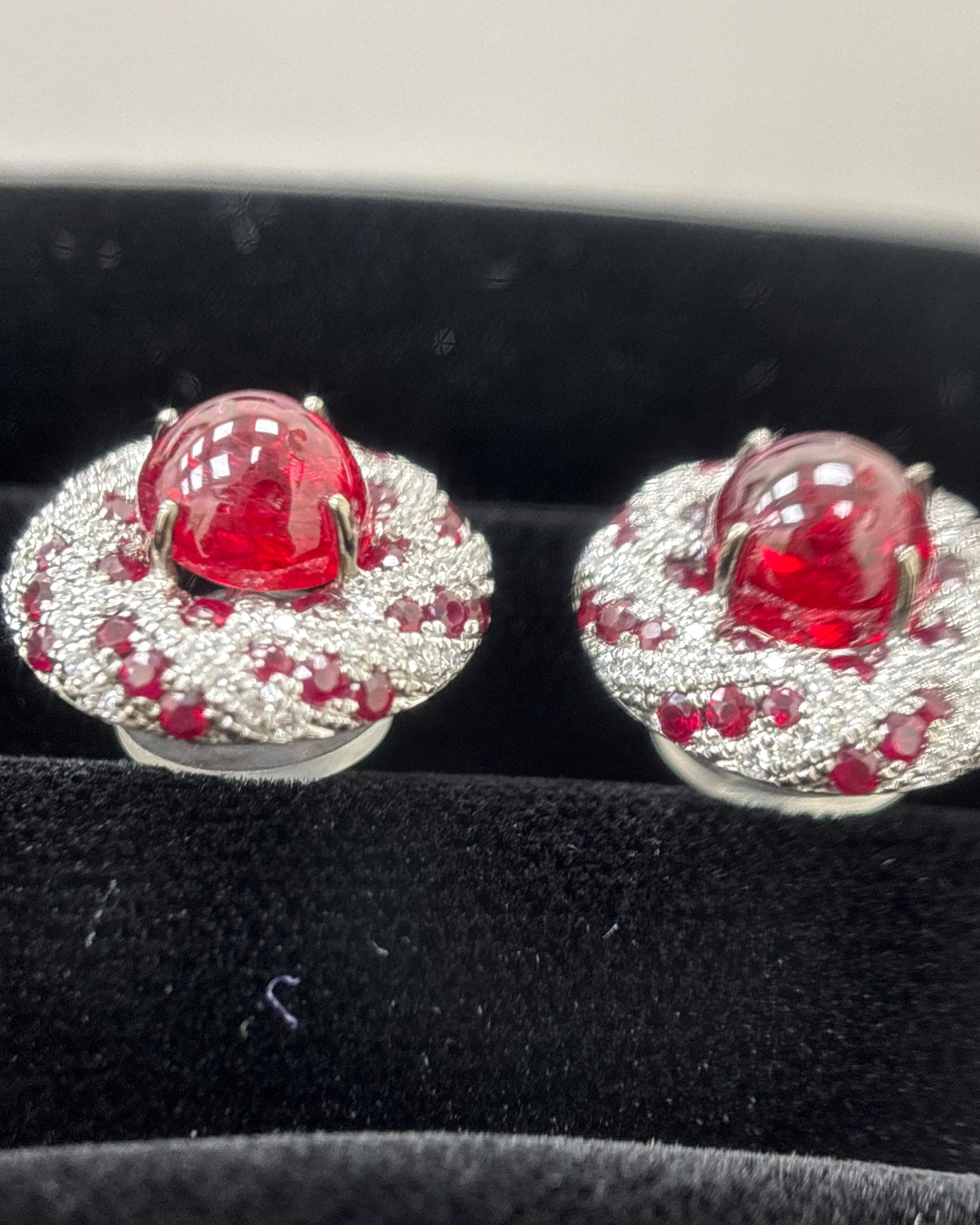 Orecchini in oro 18K con diamante bianco e rubino, 7,70 carati di Spinello di Birmania senza calore In condizioni Nuovo in vendita a Kowloon, HK