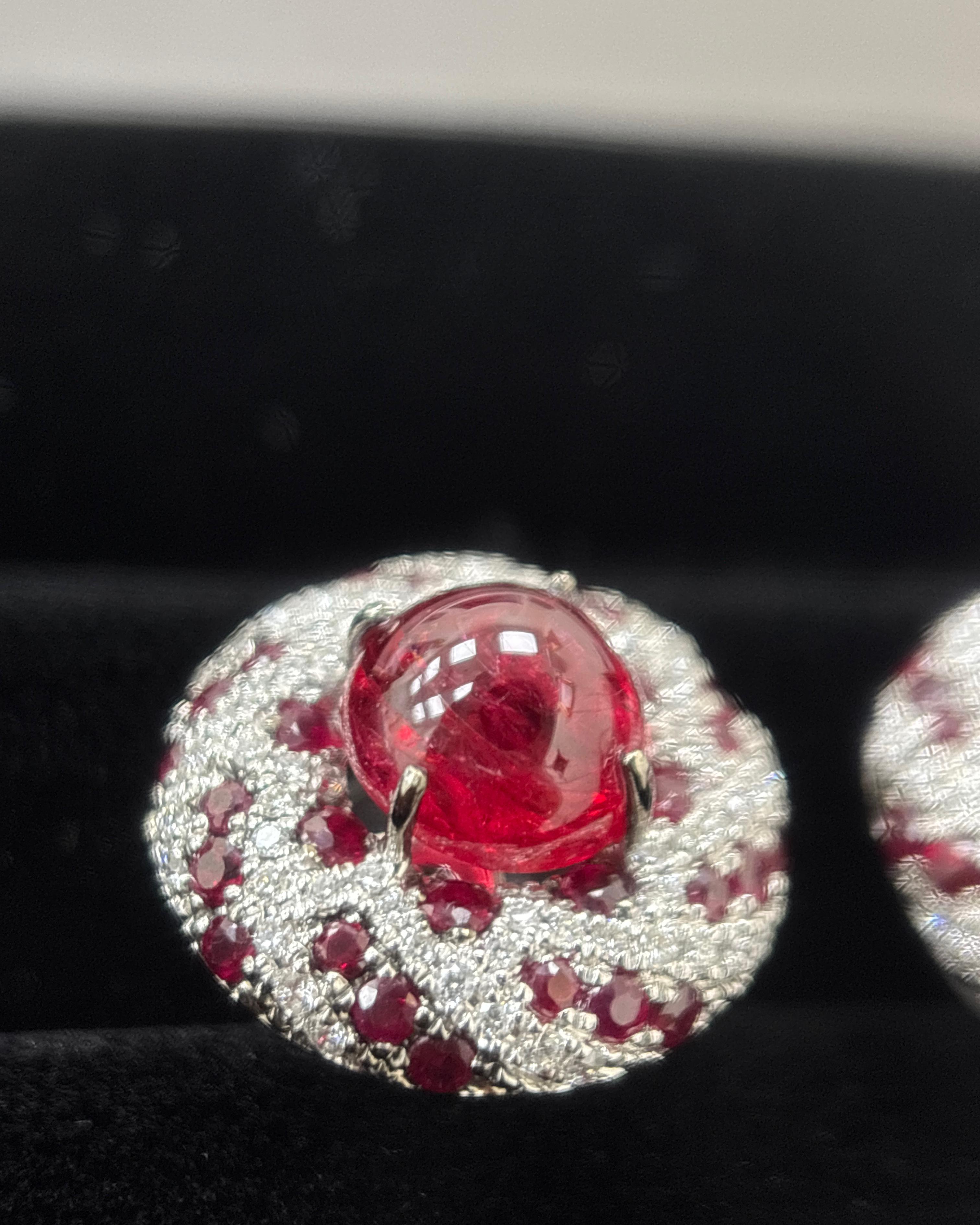Orecchini in oro 18K con diamante bianco e rubino, 7,70 carati di Spinello di Birmania senza calore in vendita 2