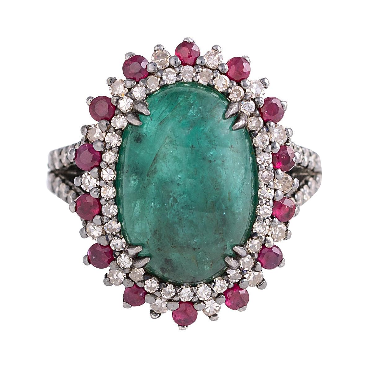 7.70 Carat Cabochon-Cut Emerald, Diamond, and Ruby Cocktail Ring in Art-Deco For Sale
