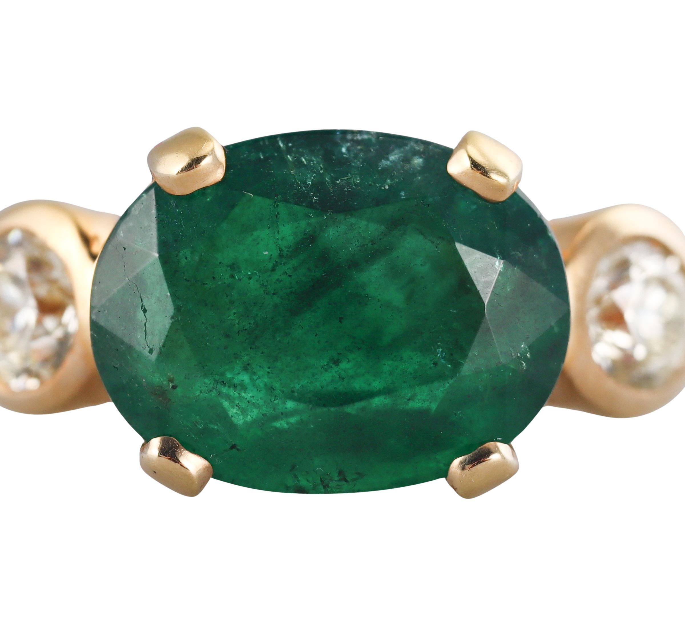 Bague en or avec diamant émeraude de 7,70 carats en vente 1