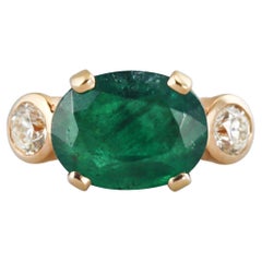 Bague en or avec diamant émeraude de 7,70 carats