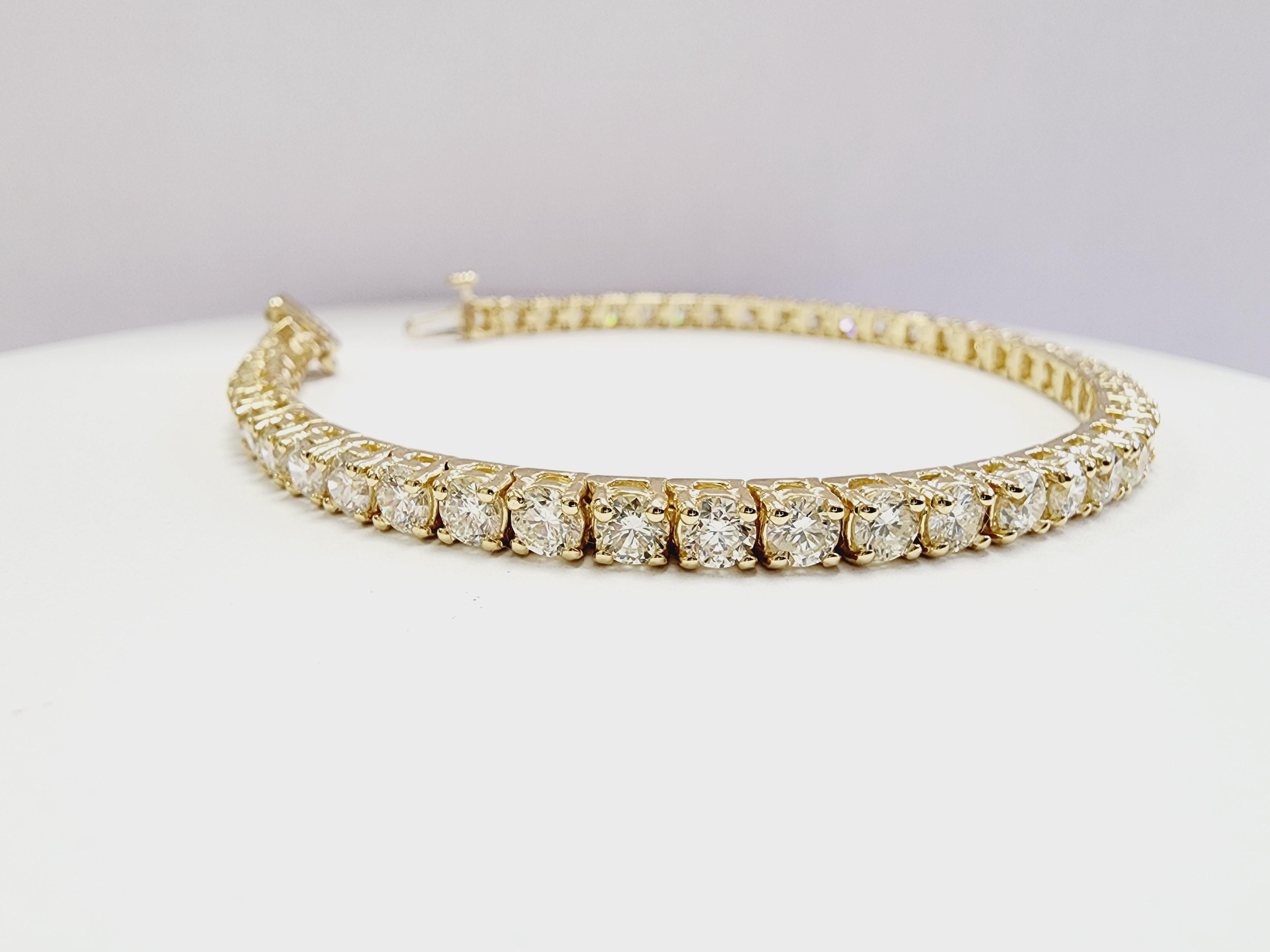 Modern 7.70 Carat Natural Diamond Tennis Bracelet 14 Karat Yellow Gold