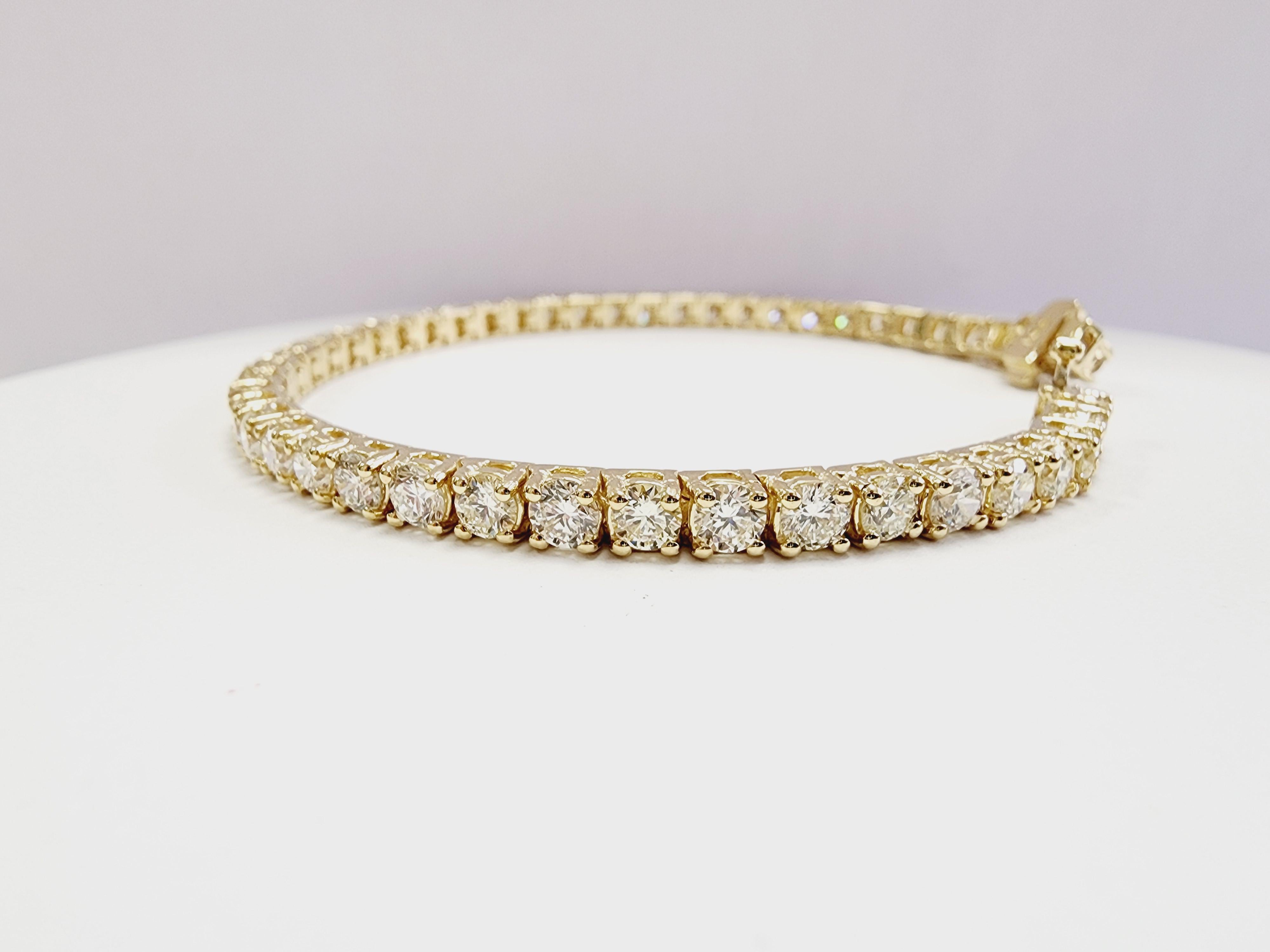 7.70 Carat Natural Diamond Tennis Bracelet 14 Karat Yellow Gold In New Condition In Great Neck Plaza, NY