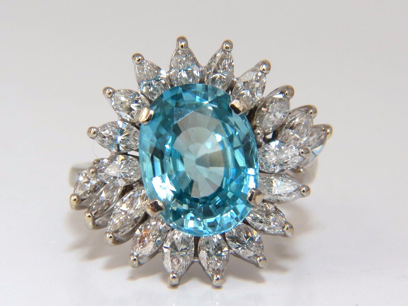 Women's or Men's 7.70 Carat Natural Indigo Blue Zircon Diamonds Ring 18 Karat For Sale