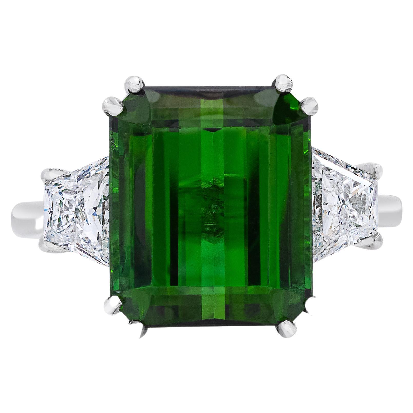 7.70 Carats Emerald Cut Chrome Tourmaline and Trapezoid Diamond 3 Stone Ring For Sale