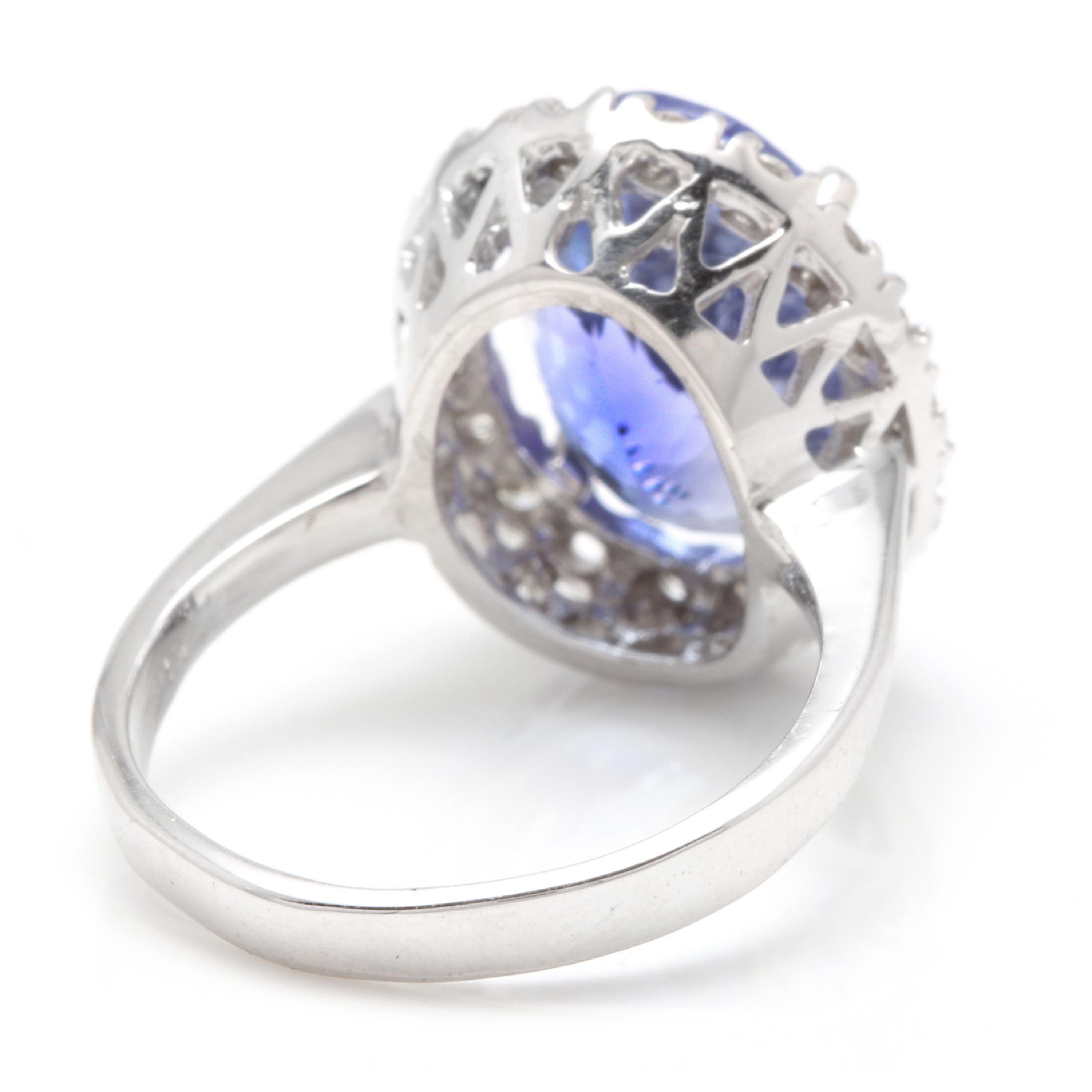 7.70 Carat Natural Splendid Tanzanite and Diamond 14 Karat Solid White Gold Ring In New Condition For Sale In Los Angeles, CA