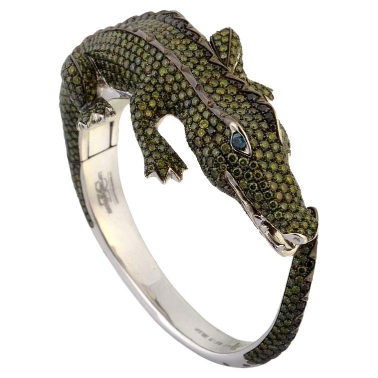 77.04gr Green and Black Diamond Pavè Crocodile Bangle Bracelet For Sale