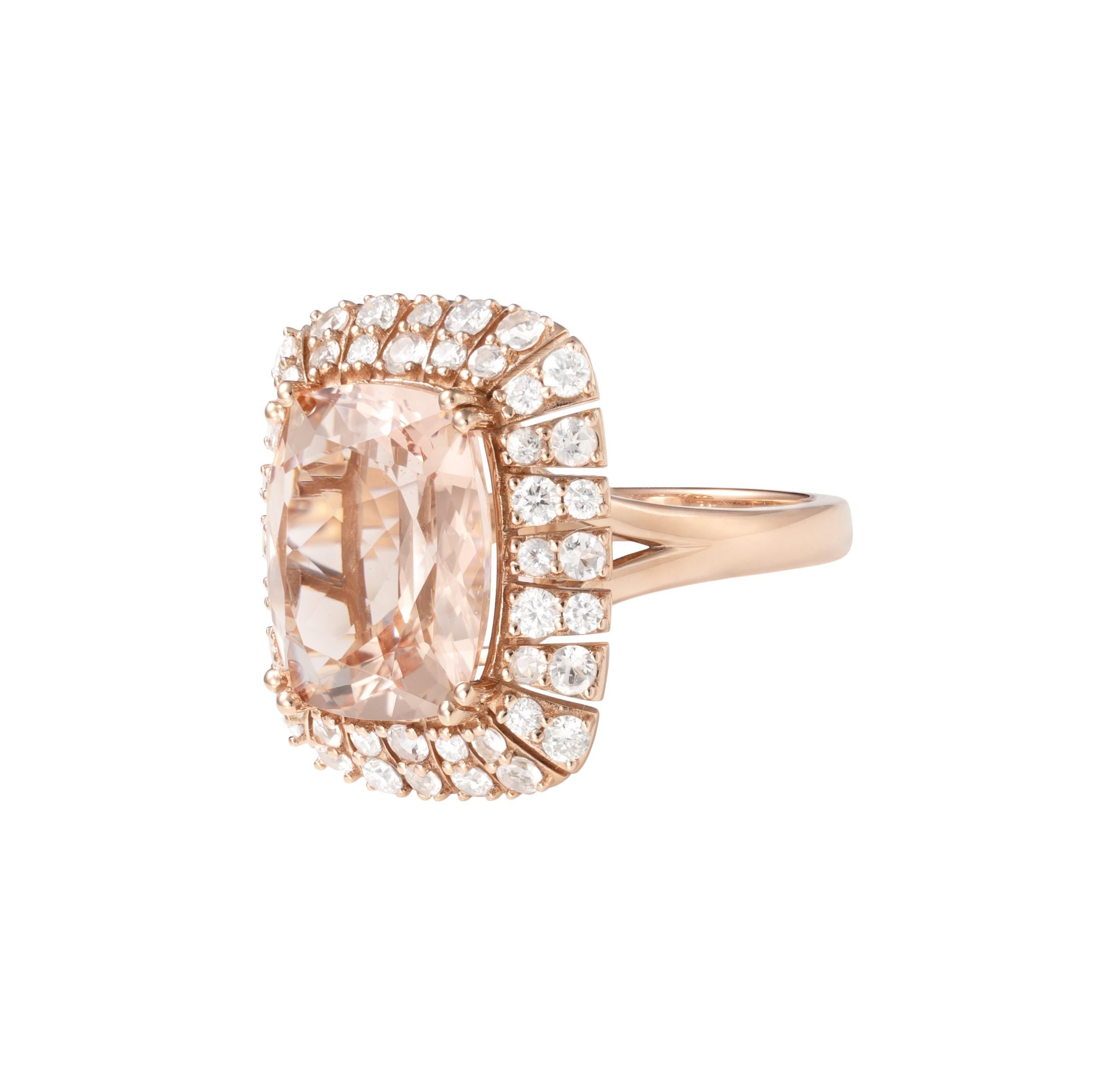 Contemporary 7.71 Carat Morganite and Diamond Ring in 18 Karat Rose Gold For Sale