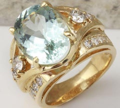 7.71 Carat Exquisite Natural Aquamarine and Diamond 14 Karat Solid Gold Ring