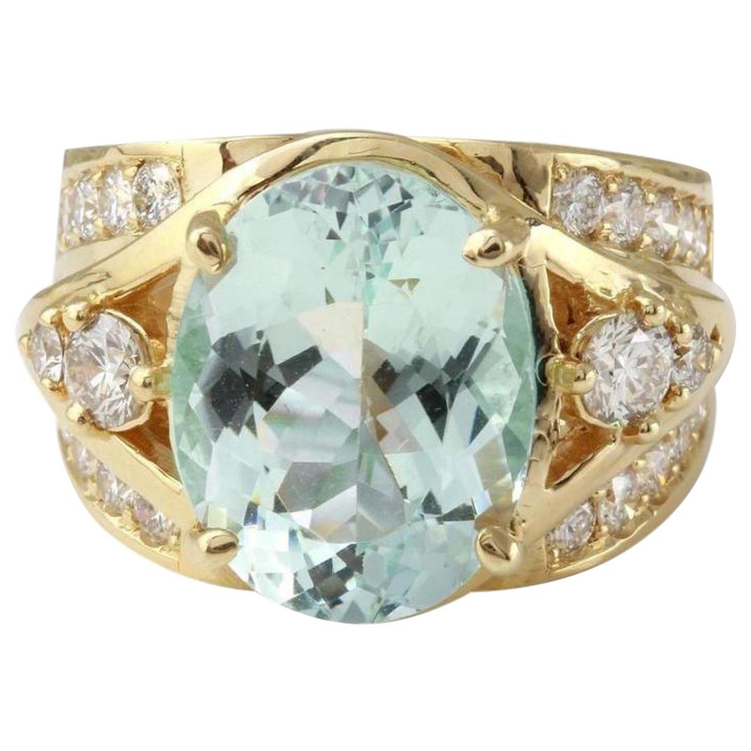 7.71 Carat Exquisite Natural Aquamarine and Diamond 14 Karat Solid Gold Ring For Sale