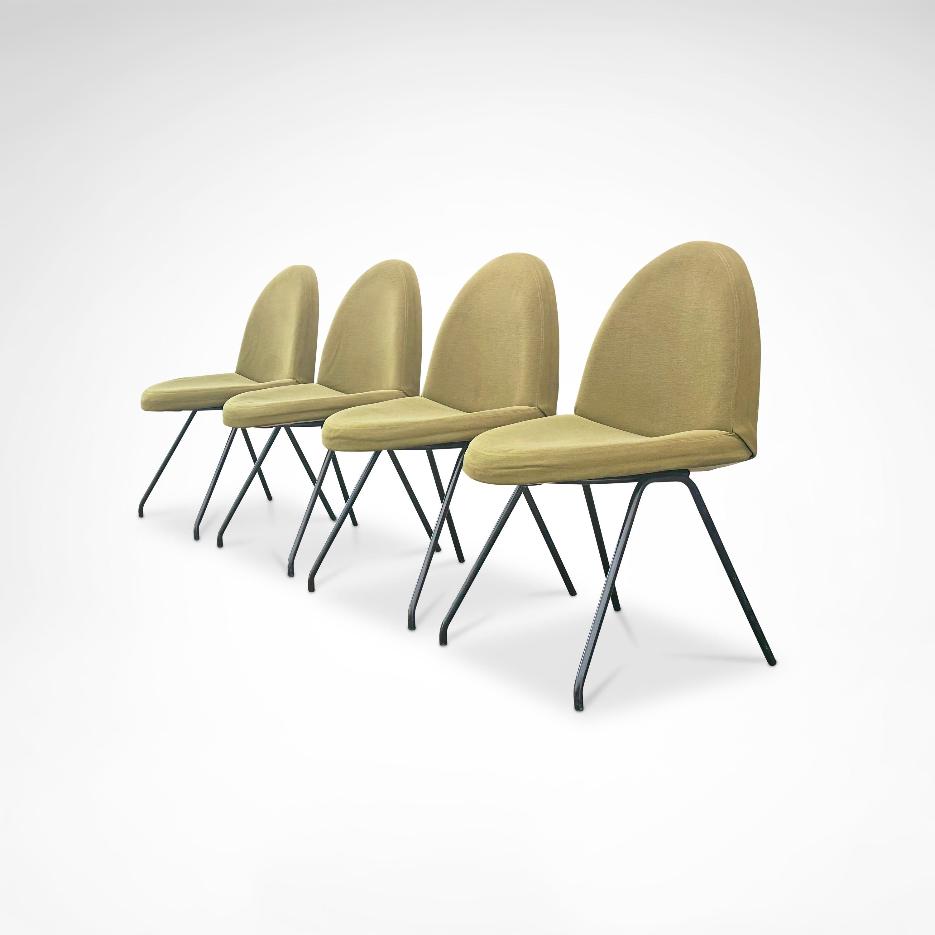 Set di famigerate sedie da pranzo Language del grande maestro del design francese Joseph-André Motte, note anche come sedie 