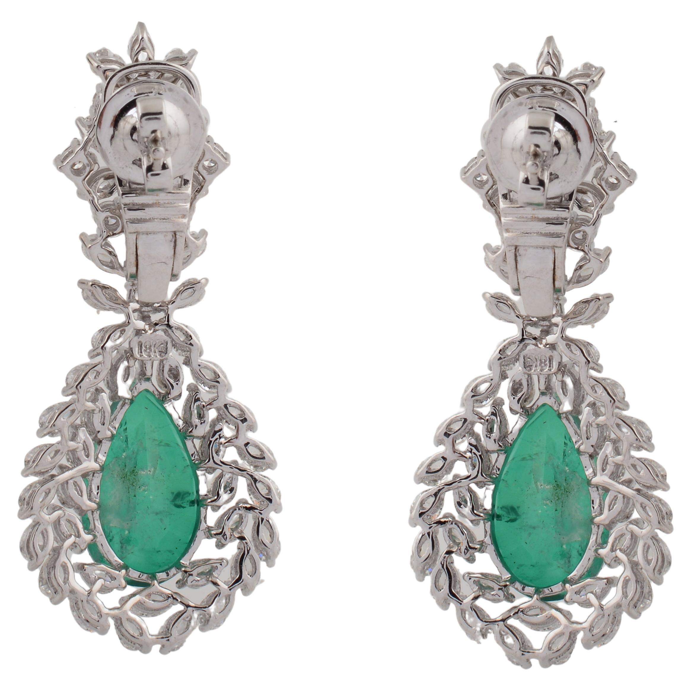 Code d'article :- SEE-1322
Poids brut :- 15.95 gm
Or blanc 18k Poids :- 13.39 gm
Poids du diamant :- 5.10 Ct. ( DIAMANT MOYEN DE PURETÉ SI1-SI2 ET DE COULEUR H-I )
Poids de la pierre verte :- 7.72 ct. 

✦ Taille
.....................
Nous pouvons